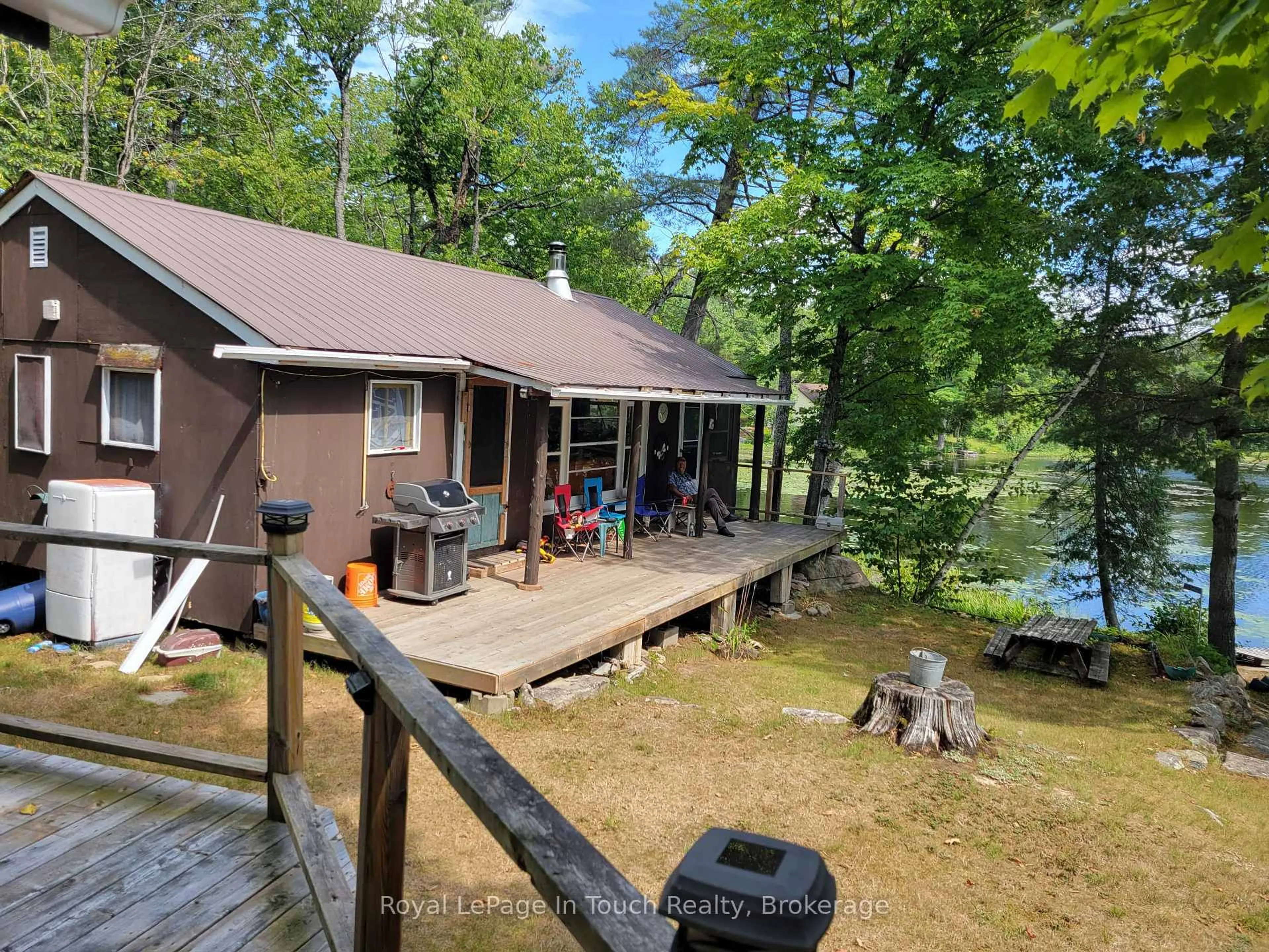 A pic from outside/outdoor area/front of a property/back of a property/a pic from drone, water/lake/river/ocean view for 20 SR404 Severn River, Muskoka Lakes Ontario L0K 1E0