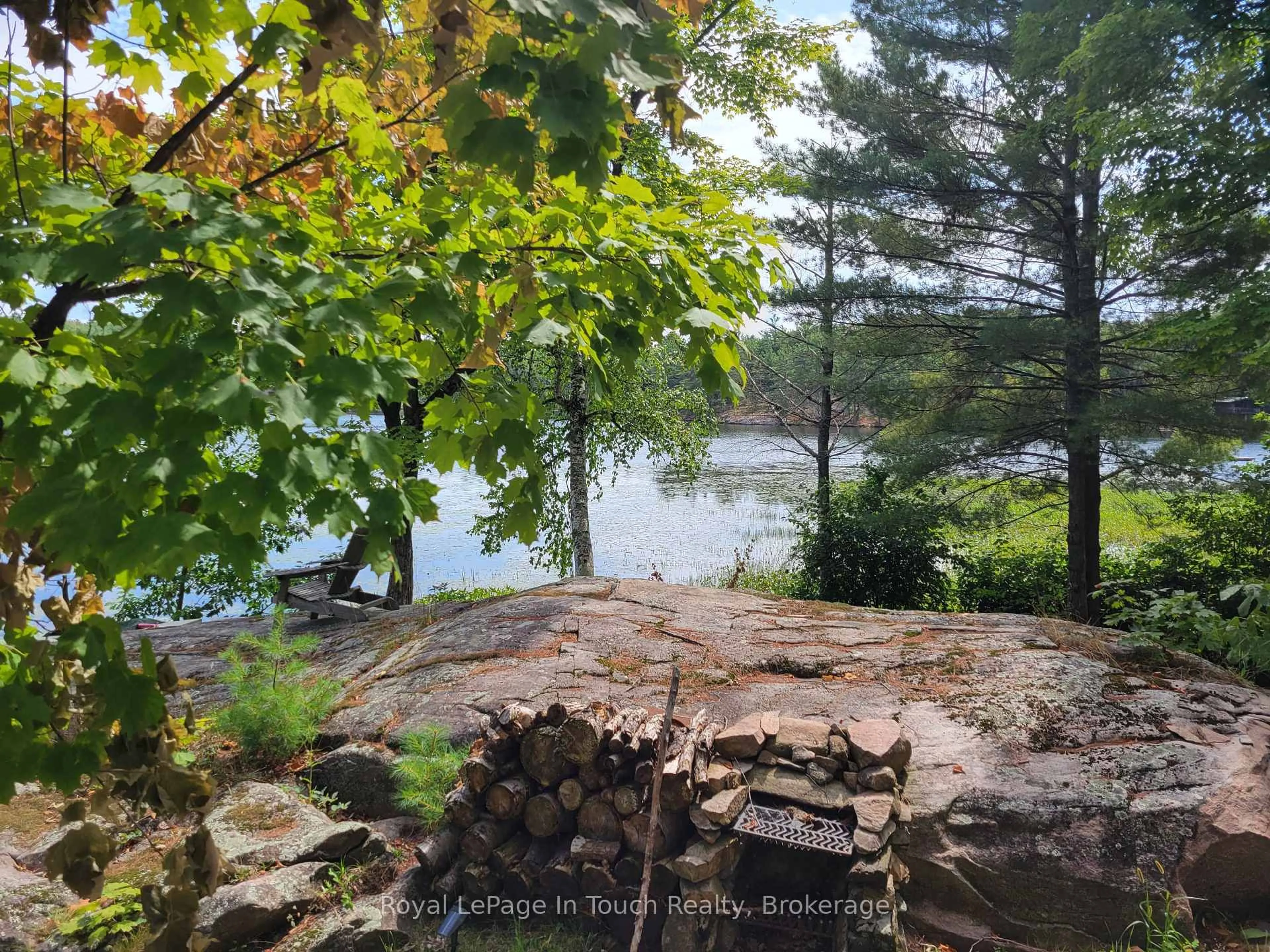Patio, water/lake/river/ocean view for 20 SR404 Severn River, Muskoka Lakes Ontario L0K 1E0