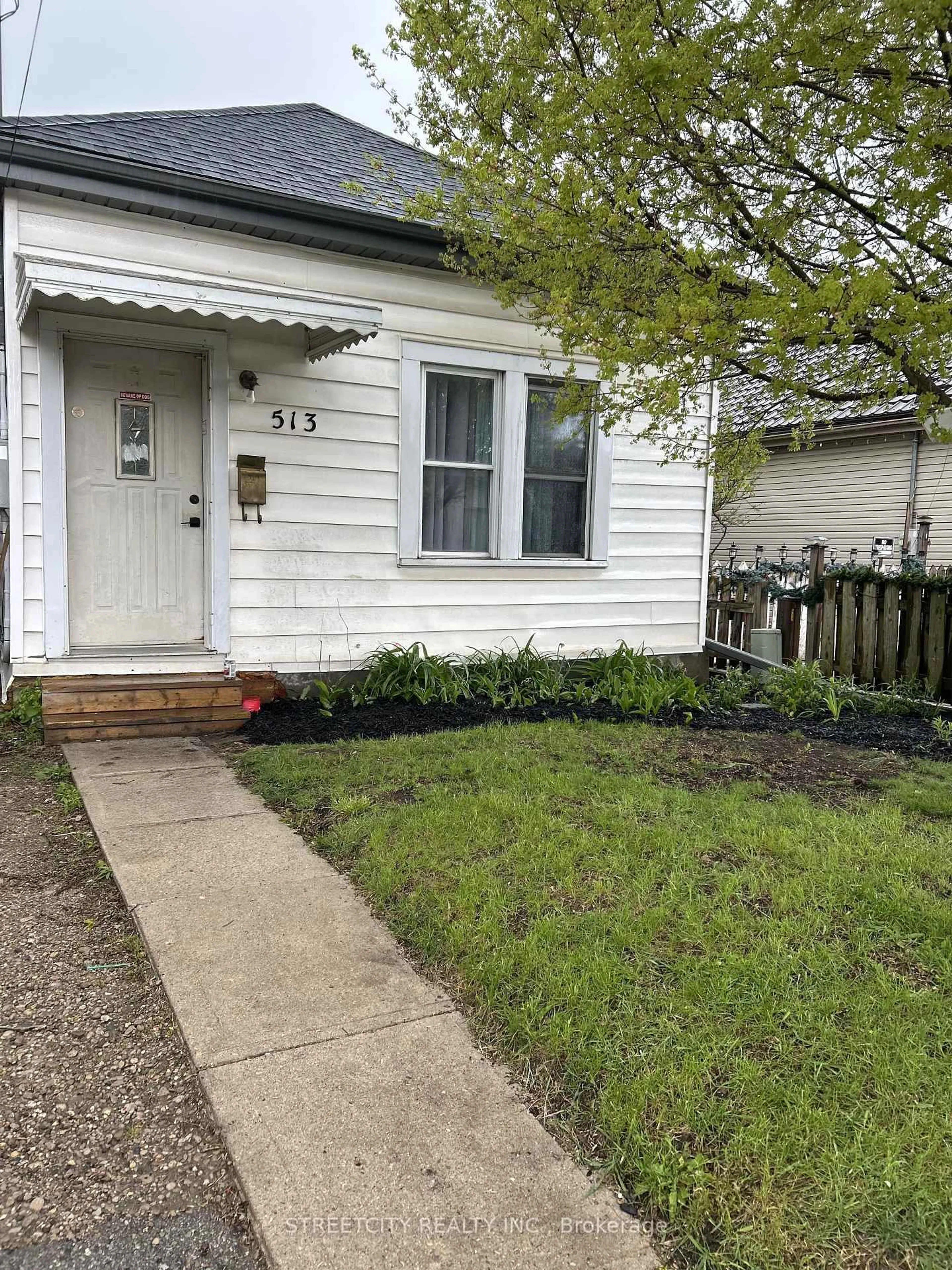 Unknown for 513 Hill St, London East Ontario N6B 1E8
