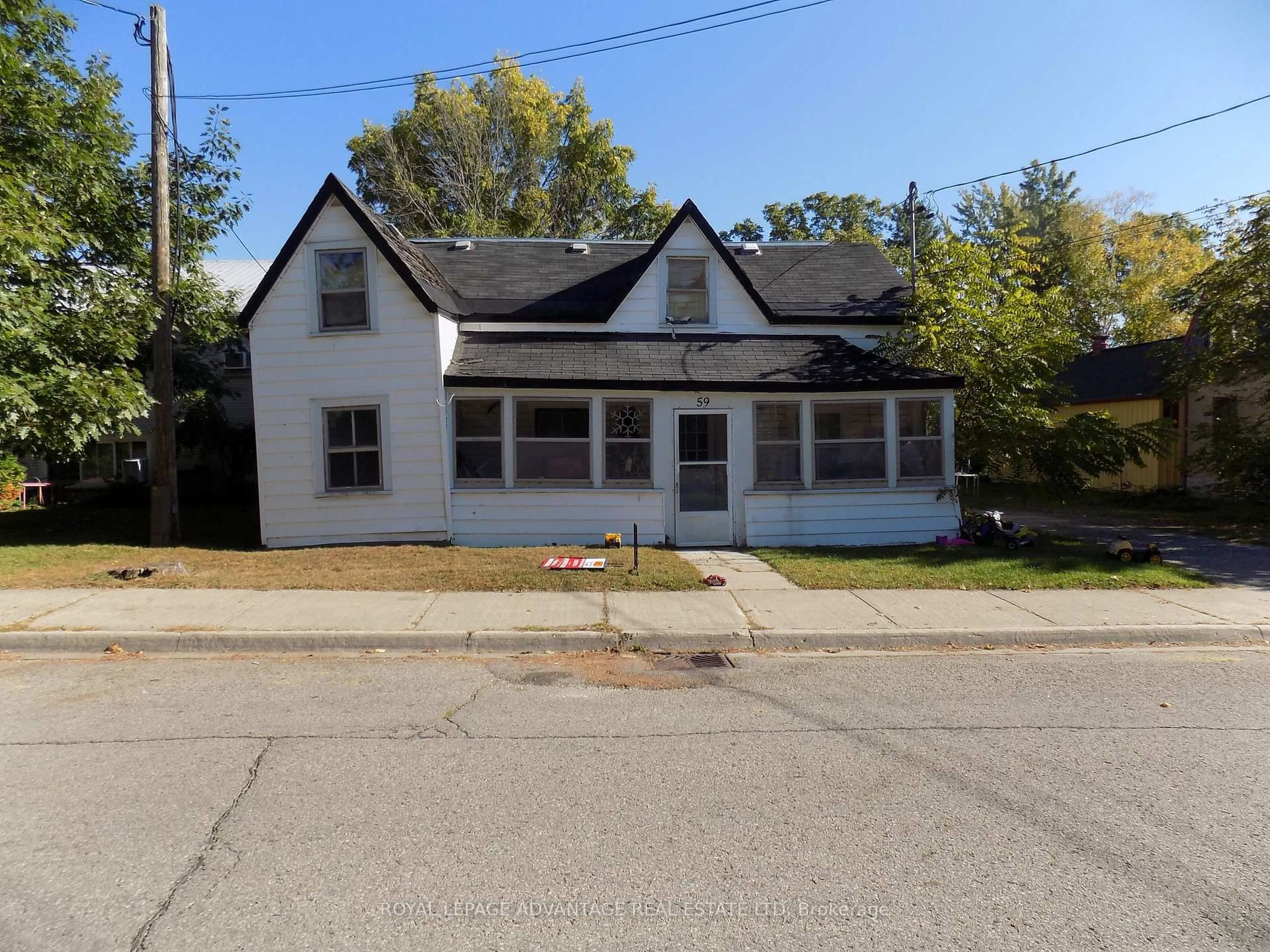 A pic from outside/outdoor area/front of a property/back of a property/a pic from drone, street for 59 Drummond St, Perth Ontario K7H 1G3