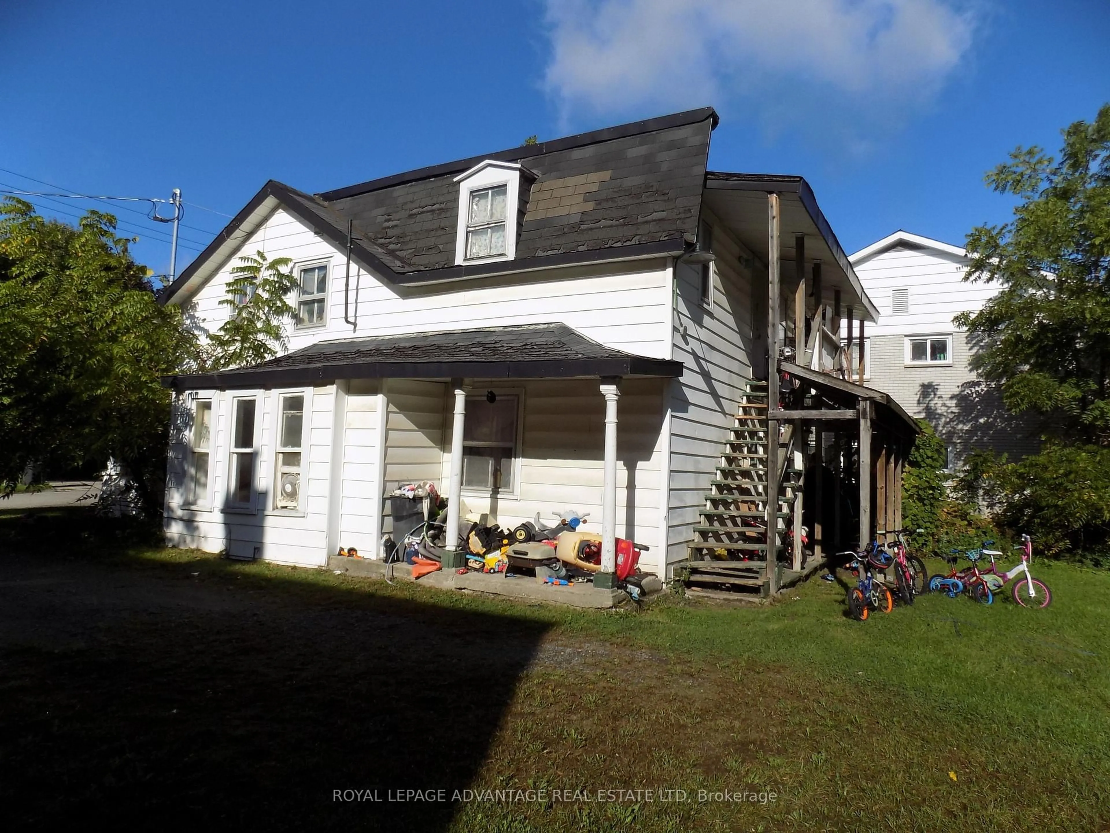 Home with vinyl exterior material, building for 59 Drummond St, Perth Ontario K7H 1G3