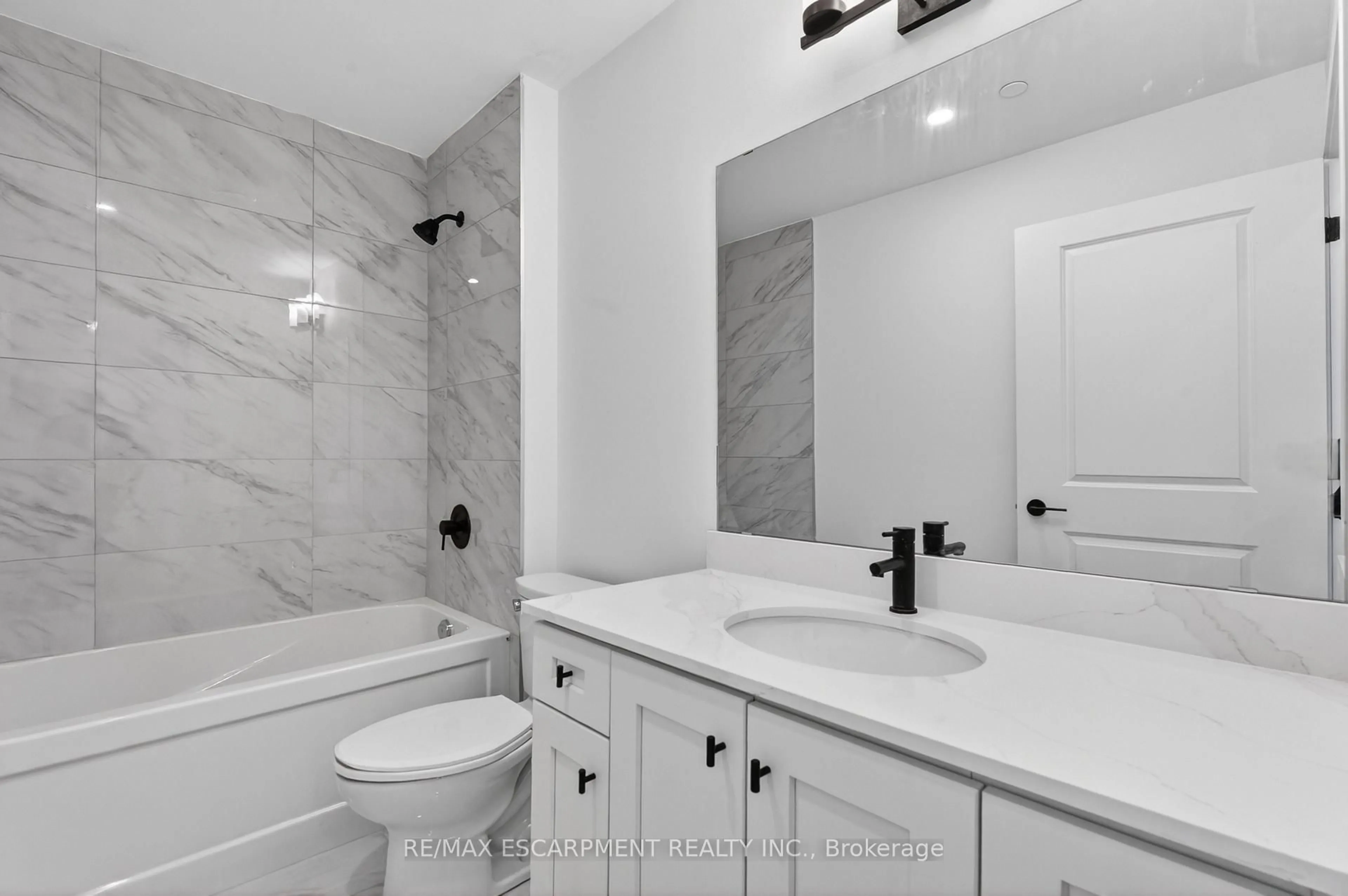 Standard bathroom, ceramic/tile floor for 461 Green Rd #707, Hamilton Ontario L8E 0L5