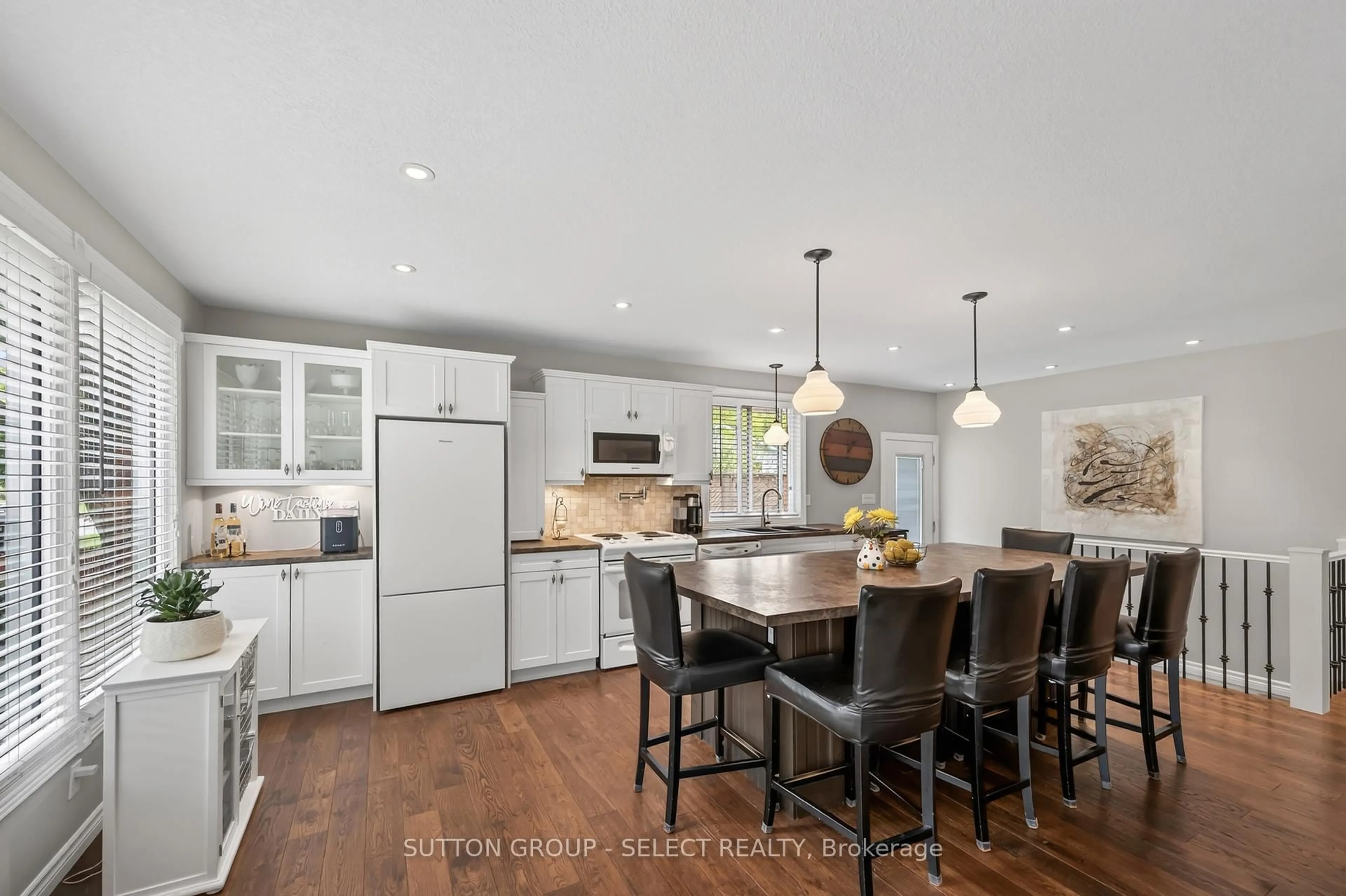 Open concept kitchen, unknown for 43 STROUD Cres, London South Ontario N6E 1Z5