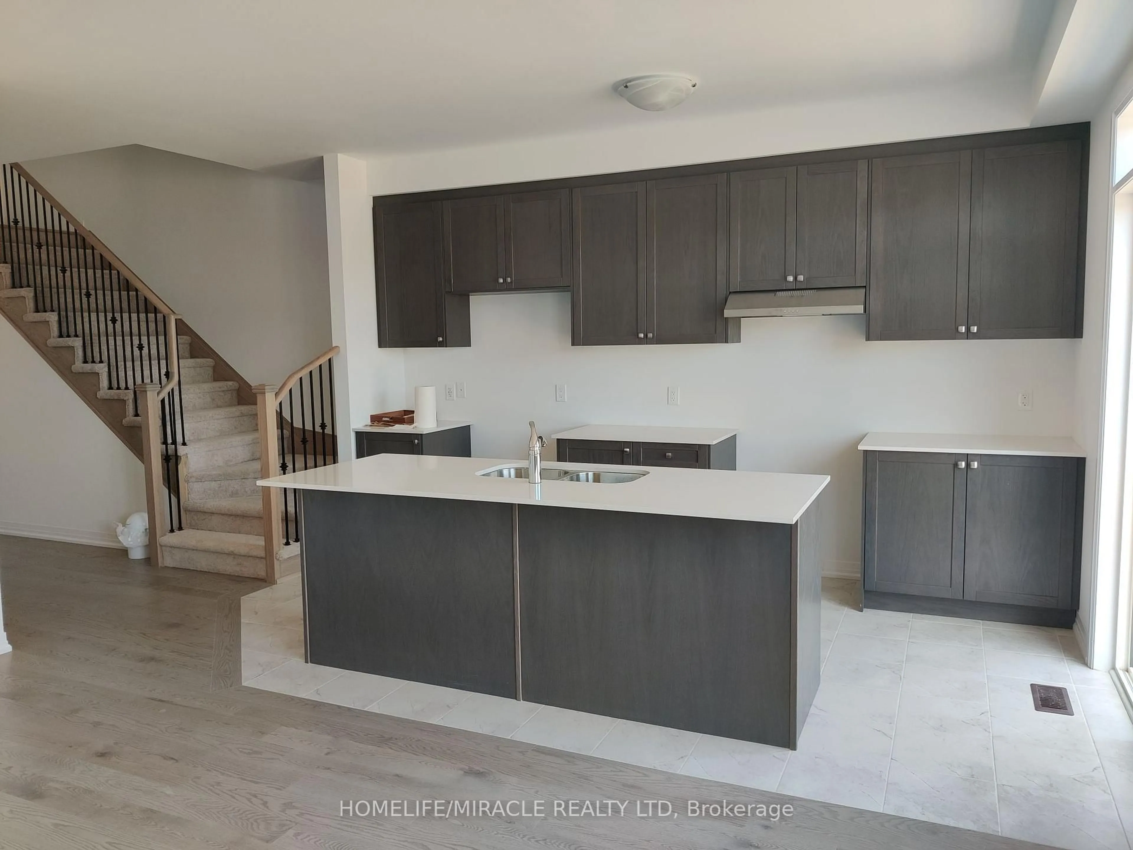 Open concept kitchen, unknown for 451 Jack Wilford Way, South-West Oxford Ontario N4S 0G7