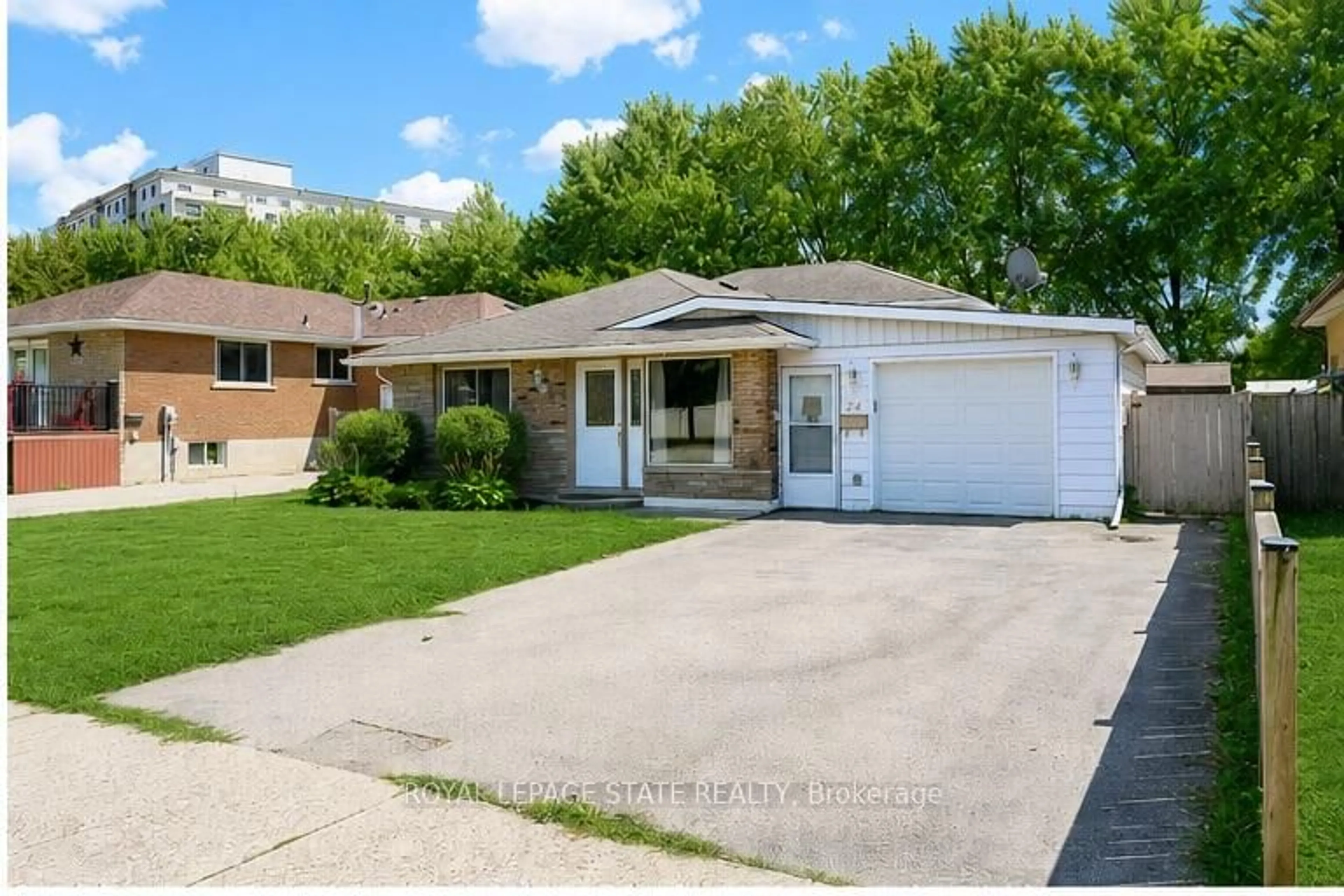 Home with vinyl exterior material, street for 24 Oxford St, Brantford Ontario N3R 5C6