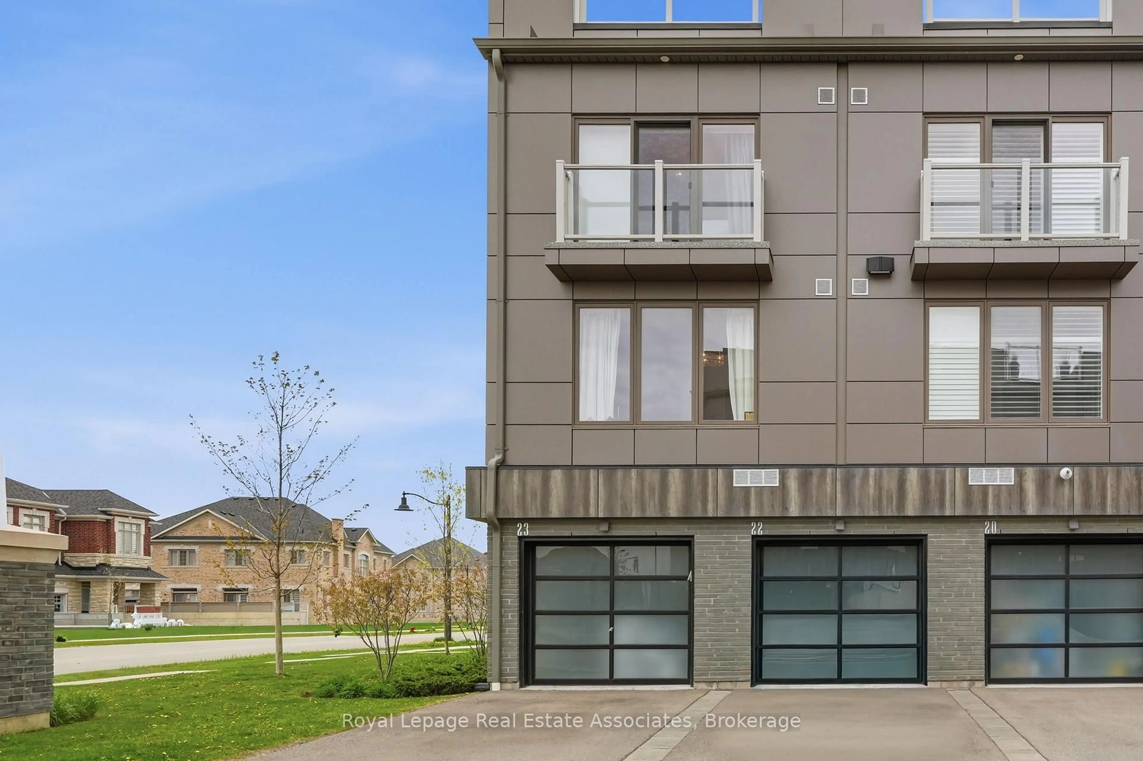 Unknown for 261 Skinner Rd #23, Hamilton Ontario L8B 1W6