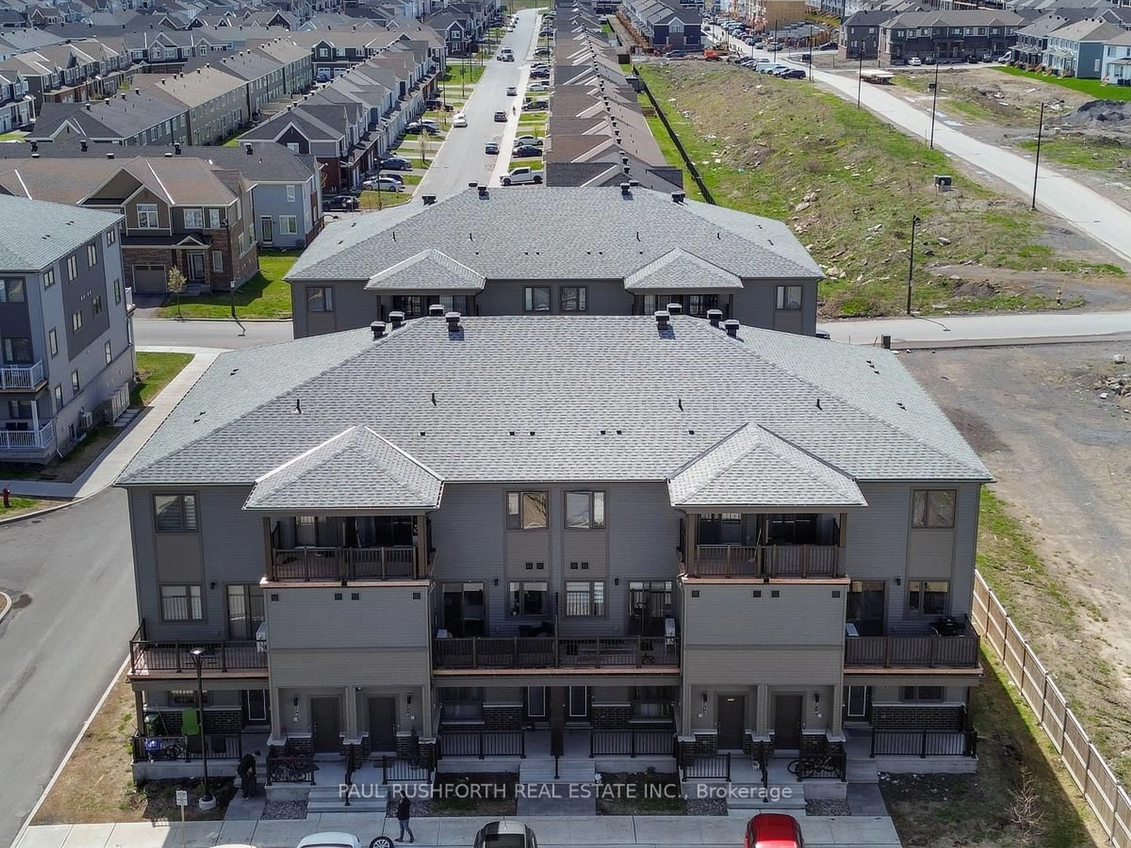 A pic from outside/outdoor area/front of a property/back of a property/a pic from drone, unknown for 218 Parnian Private, Ottawa Ontario K2J 4H7