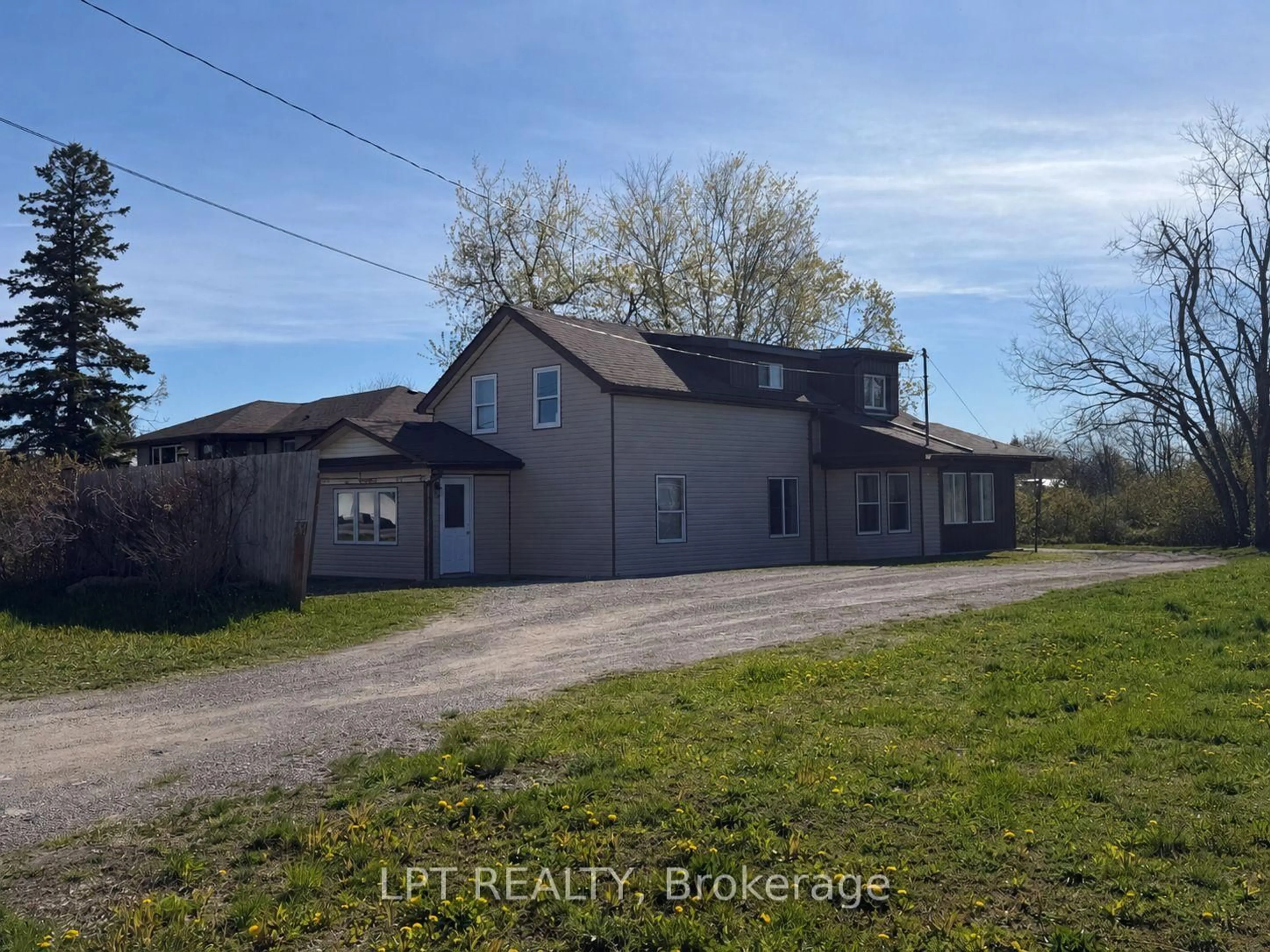 A pic from outside/outdoor area/front of a property/back of a property/a pic from drone, building for 43 Murray St, Kawartha Lakes Ontario K0M 1N0