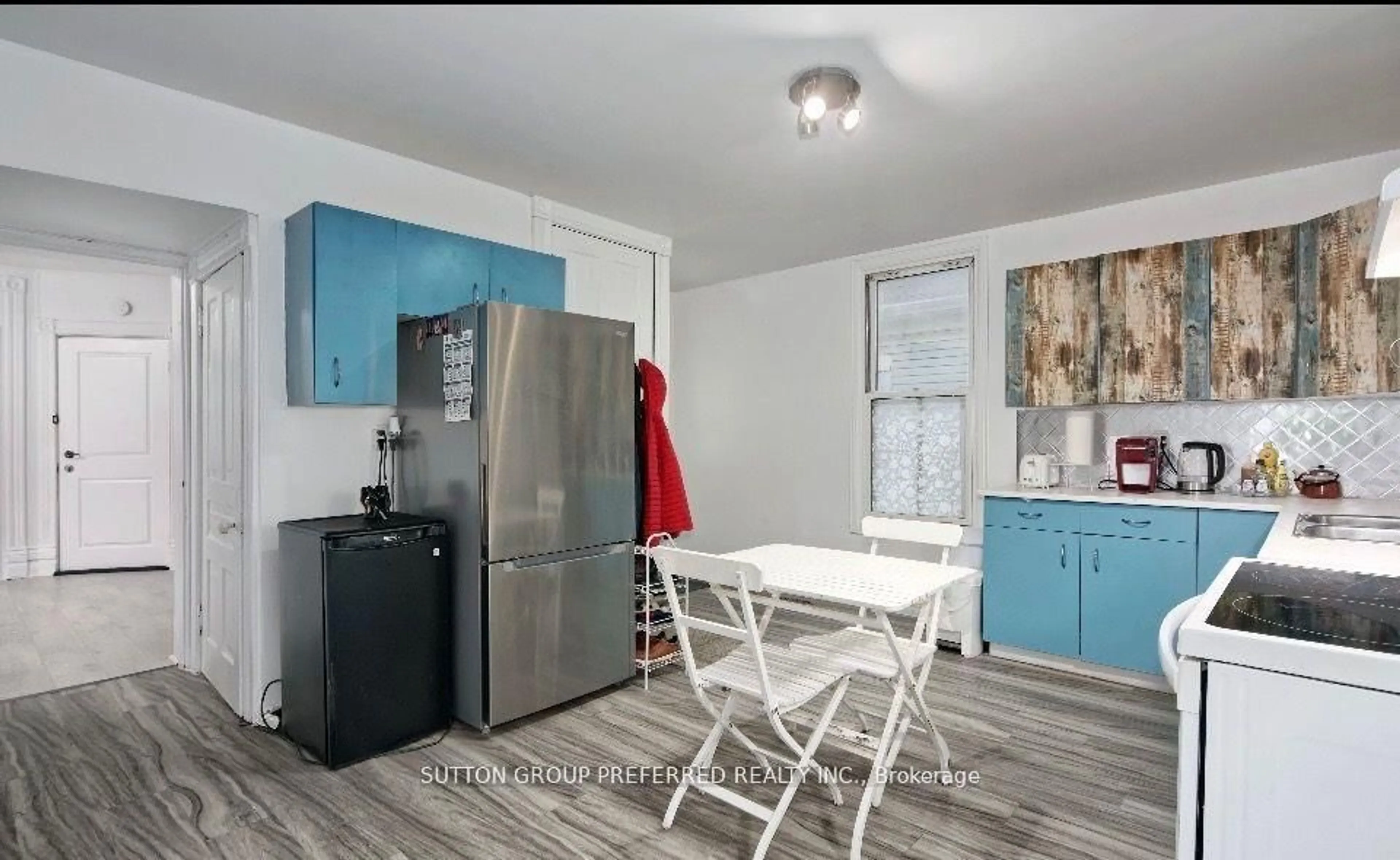 Standard kitchen, unknown for 173 Adelaide St, London East Ontario N6B 3H1