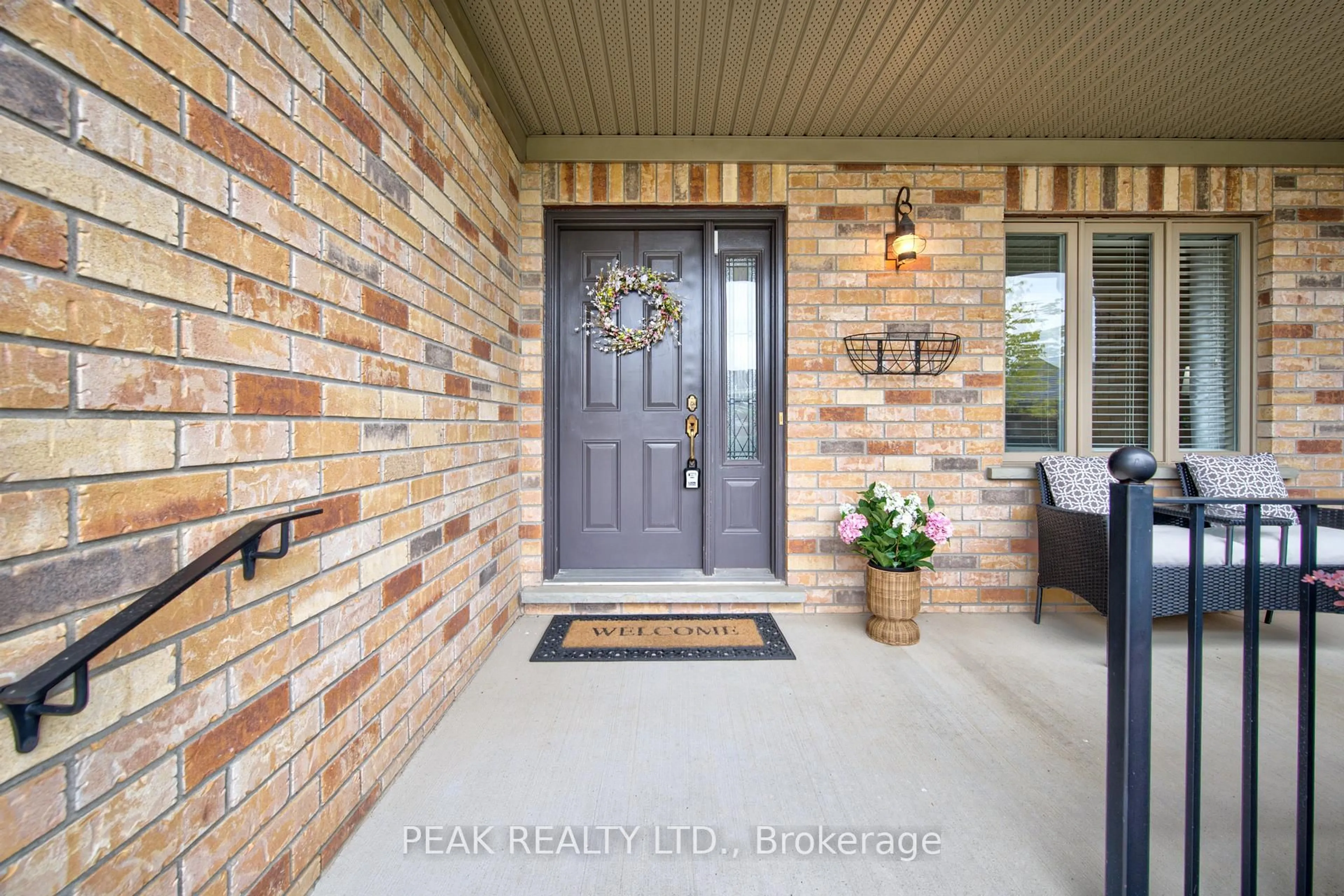 Indoor entryway for 125 Devonshire Dr, Wilmot Ontario N3A 4J7