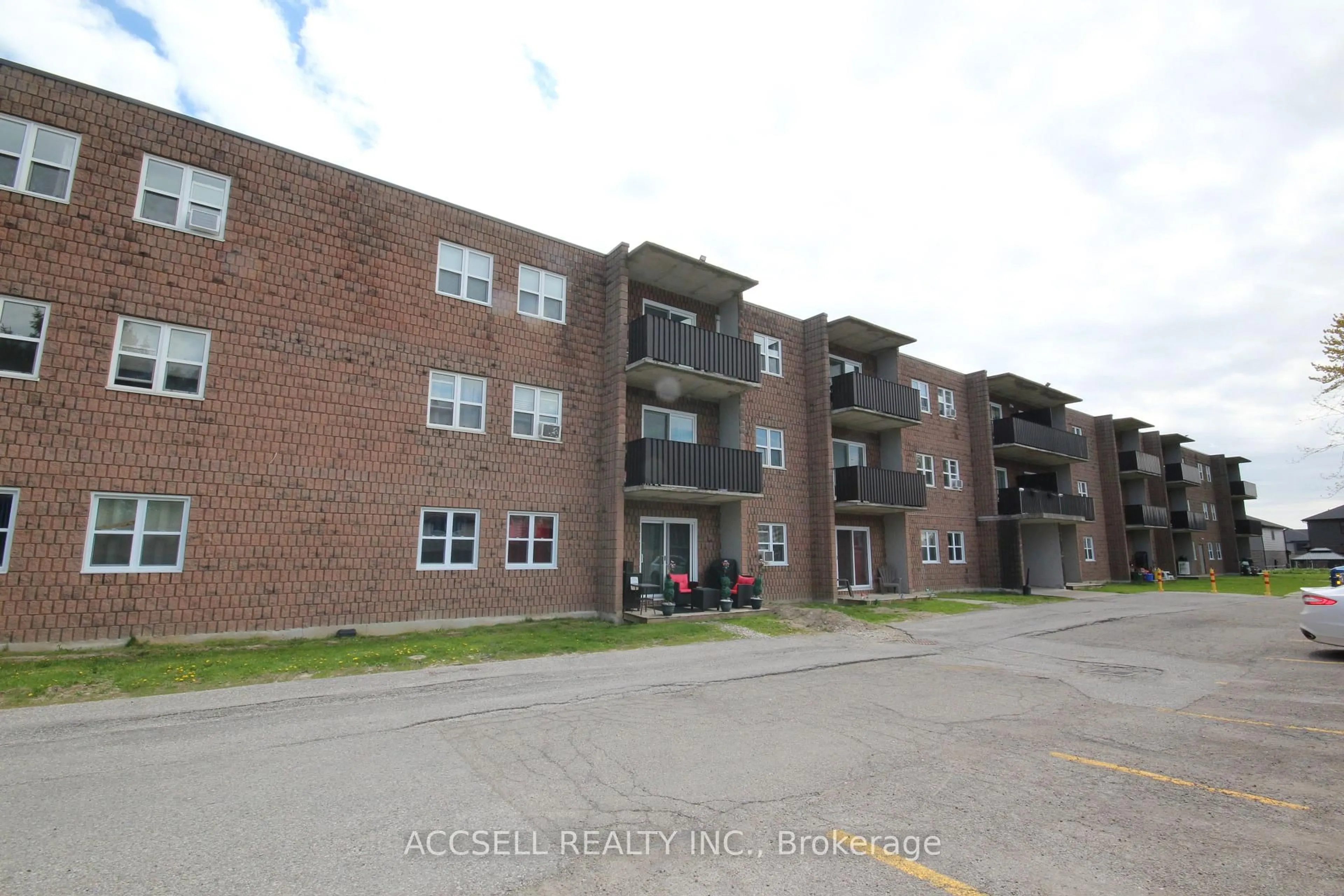 Unknown for 276 Merritt Ave #306, Chatham-Kent Ontario N7M 3G1