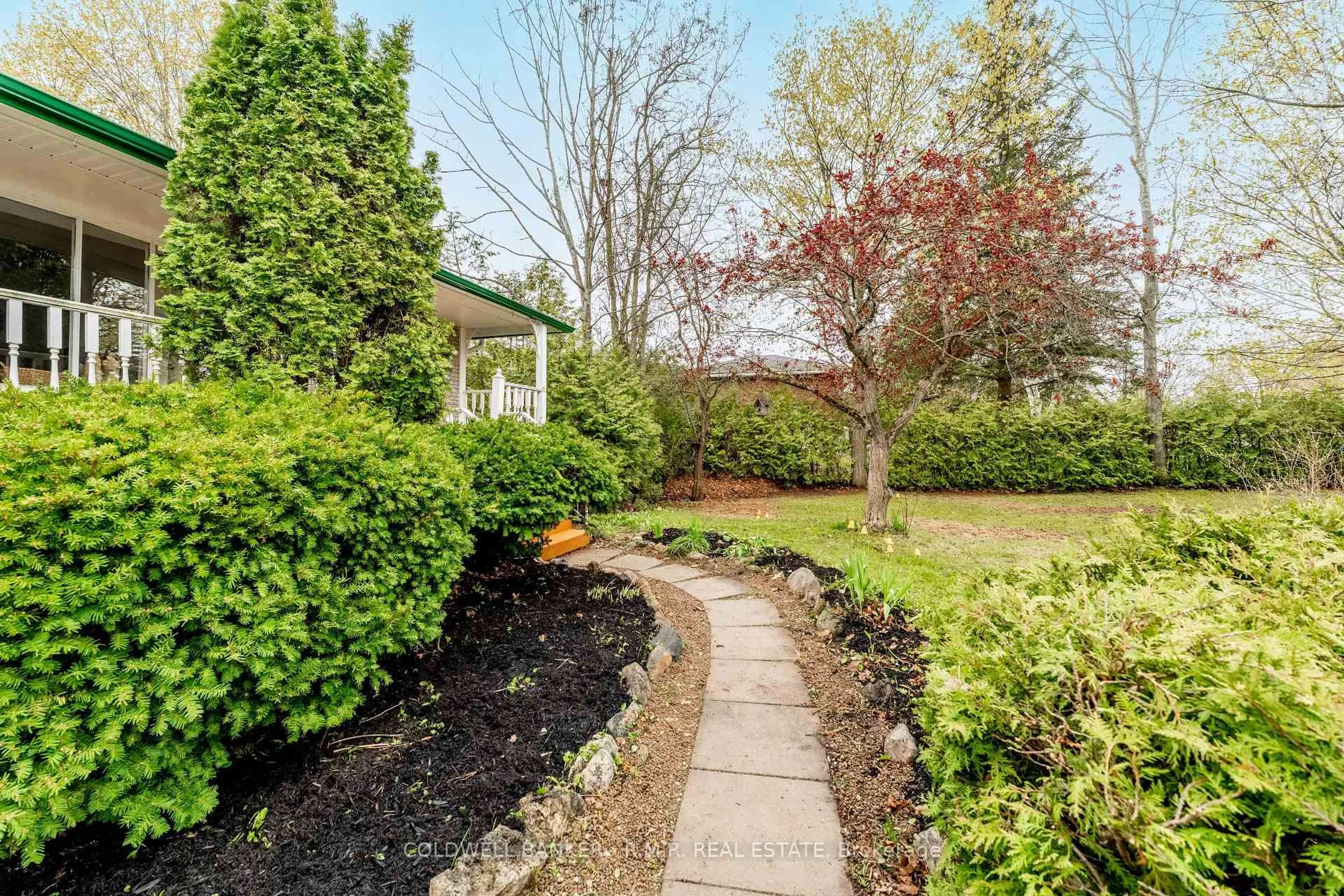 A pic from outside/outdoor area/front of a property/back of a property/a pic from drone, street for 16 Manvers Dr, Kawartha Lakes Ontario L0B 1K0