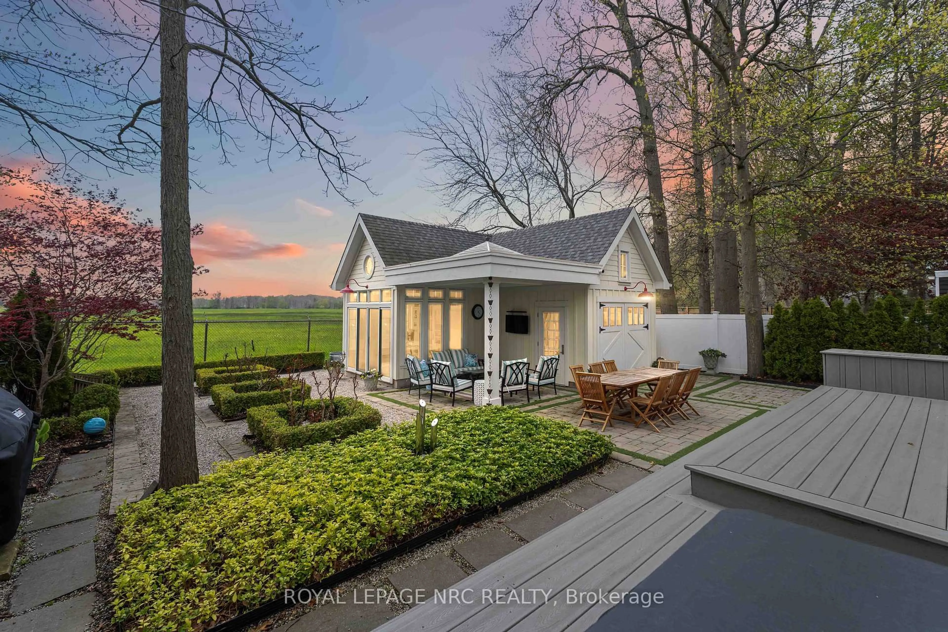 Unknown for 20 Shakespeare Ave, Niagara-on-the-Lake Ontario L0S 1J0