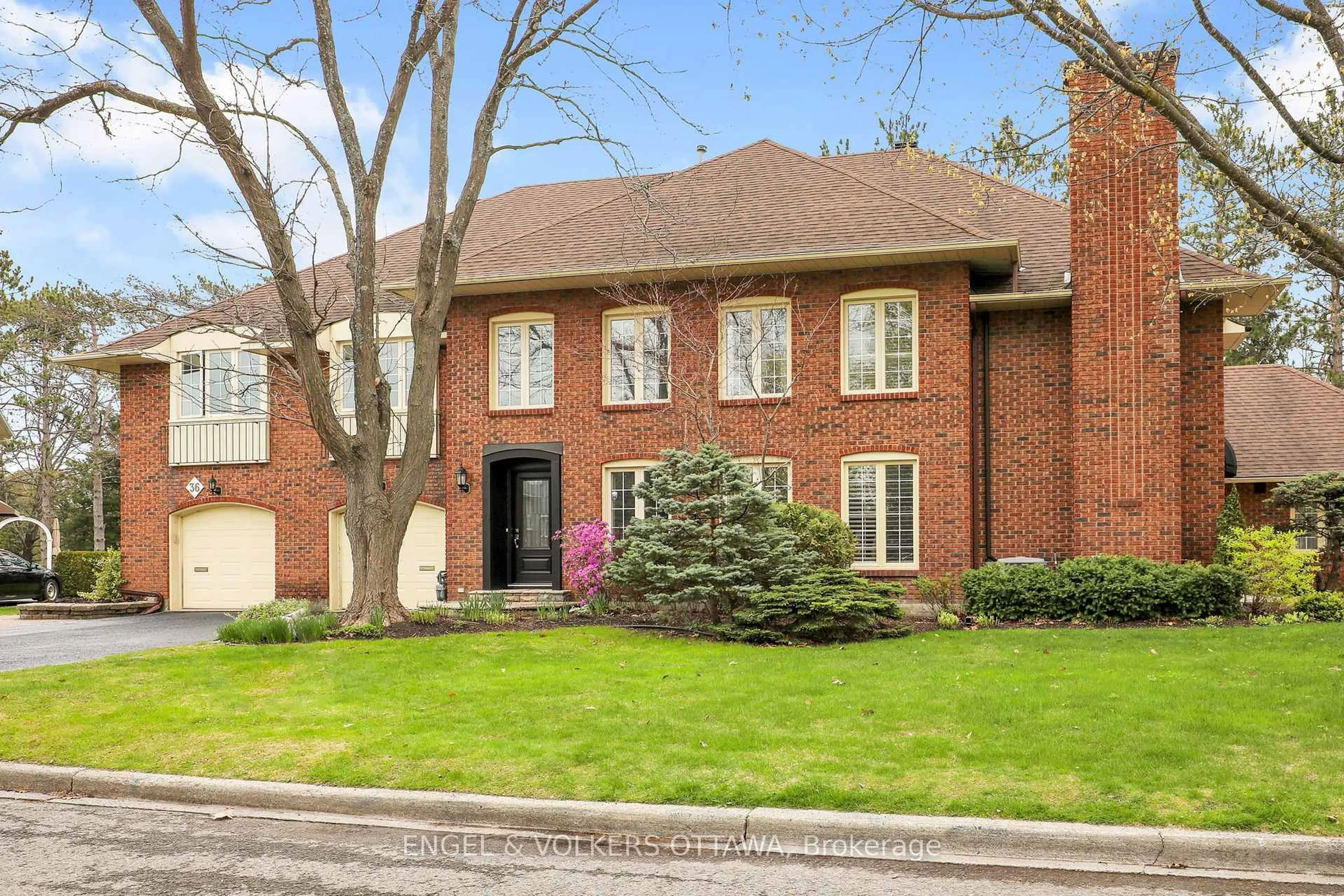 Home with brick exterior material, street for 34 Chatsworth Cres, Ottawa Ontario K1V 9Z1
