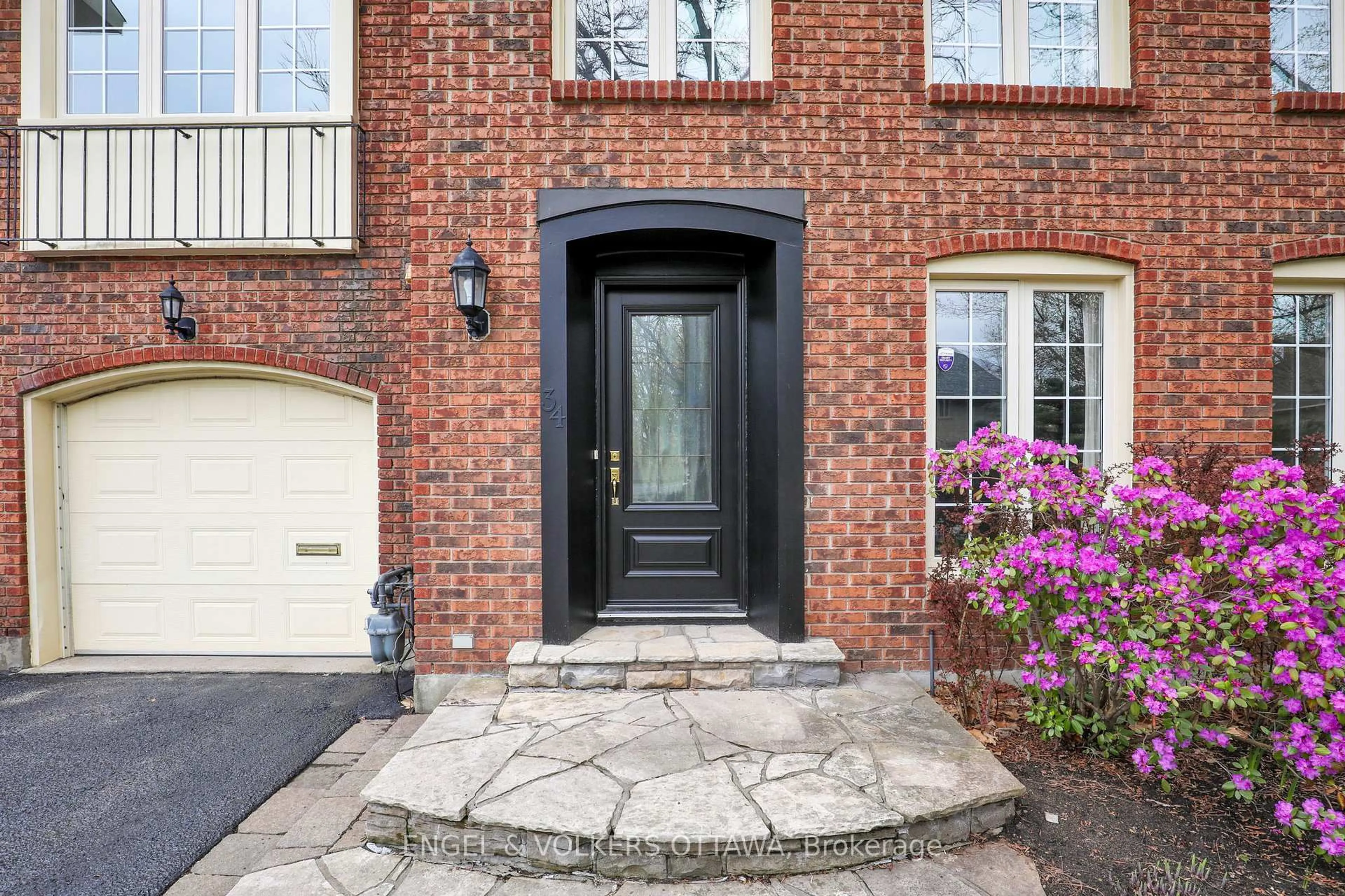 Home with brick exterior material, street for 34 Chatsworth Cres, Ottawa Ontario K1V 9Z1