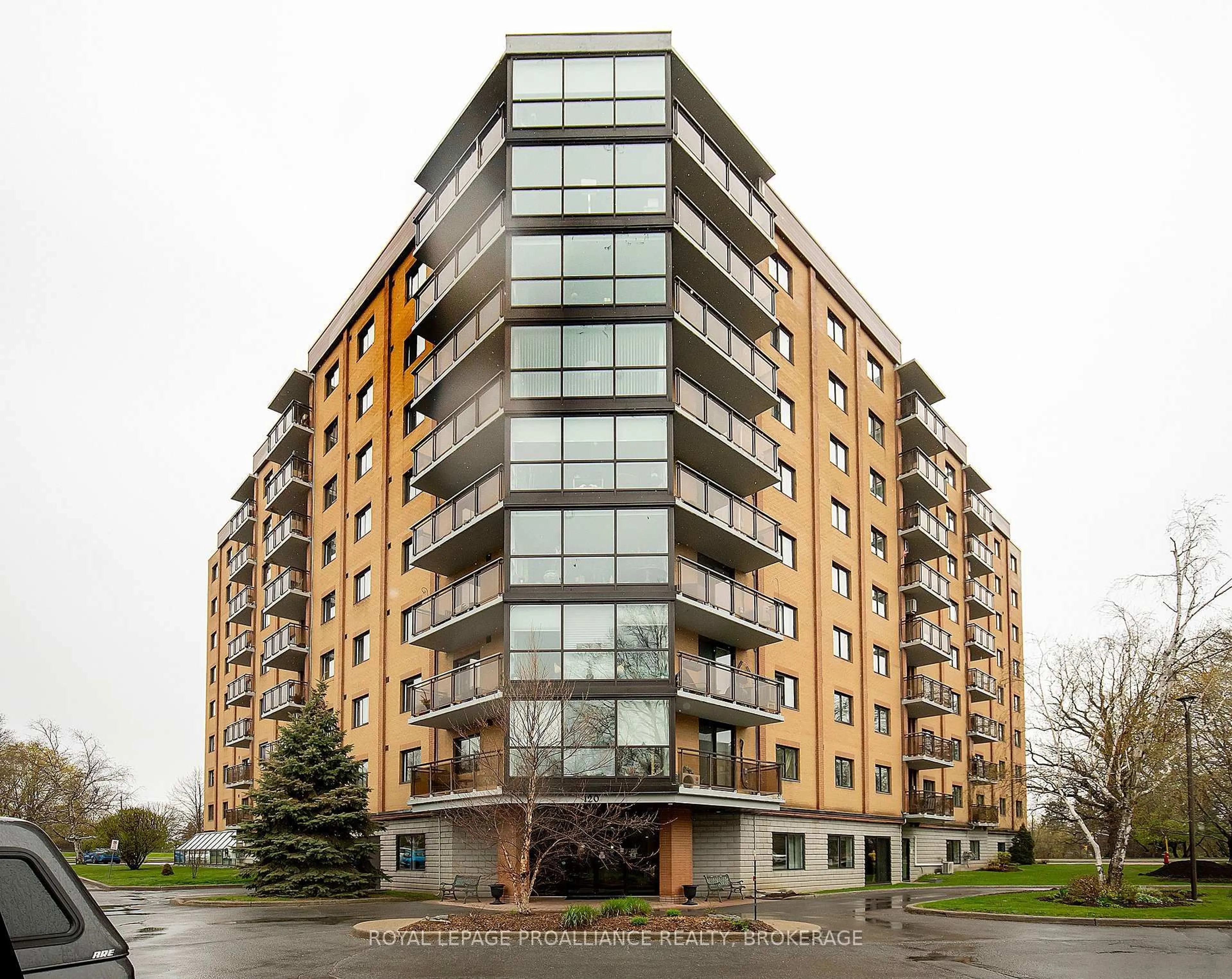 Unknown for 120 Barrett Crt #305, Kingston Ontario K7L 5H6