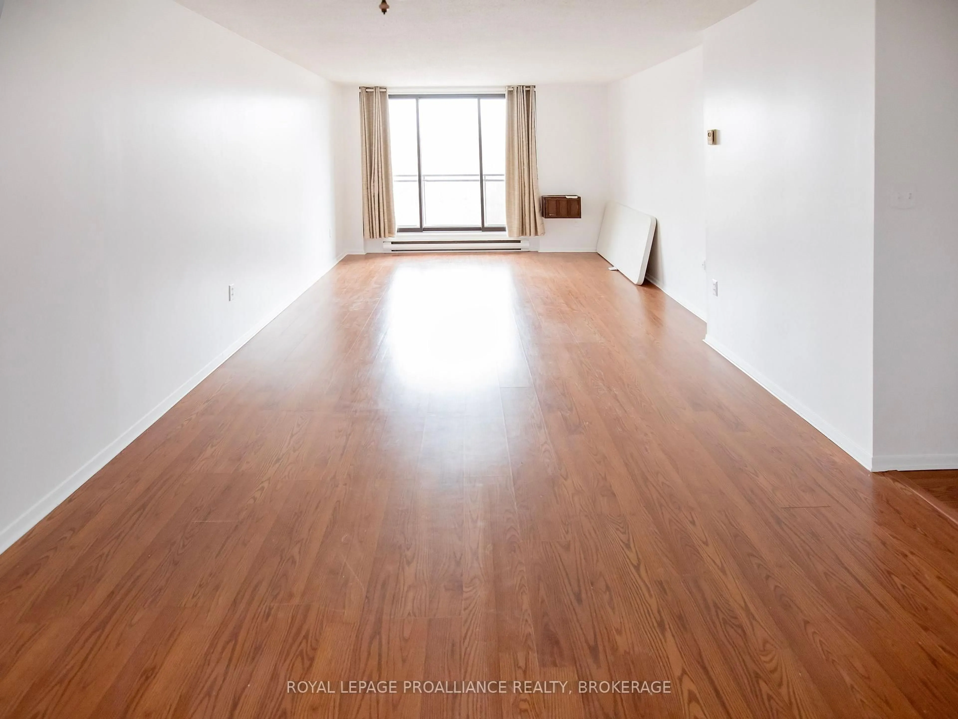 A pic of a room for 120 Barrett Crt #305, Kingston Ontario K7L 5H6