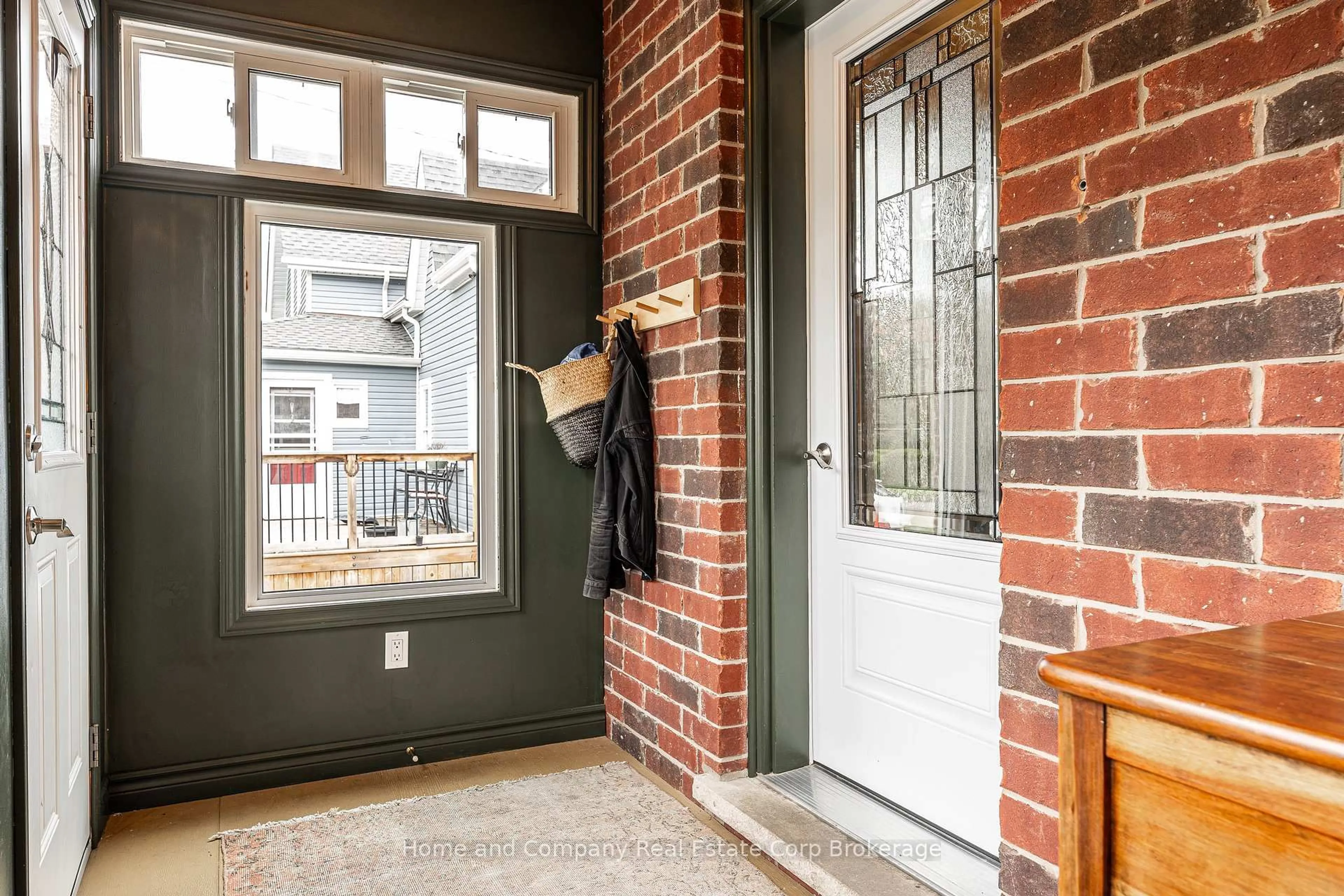 Indoor entryway for 32 Cherry St, Stratford Ontario N5A 2E8