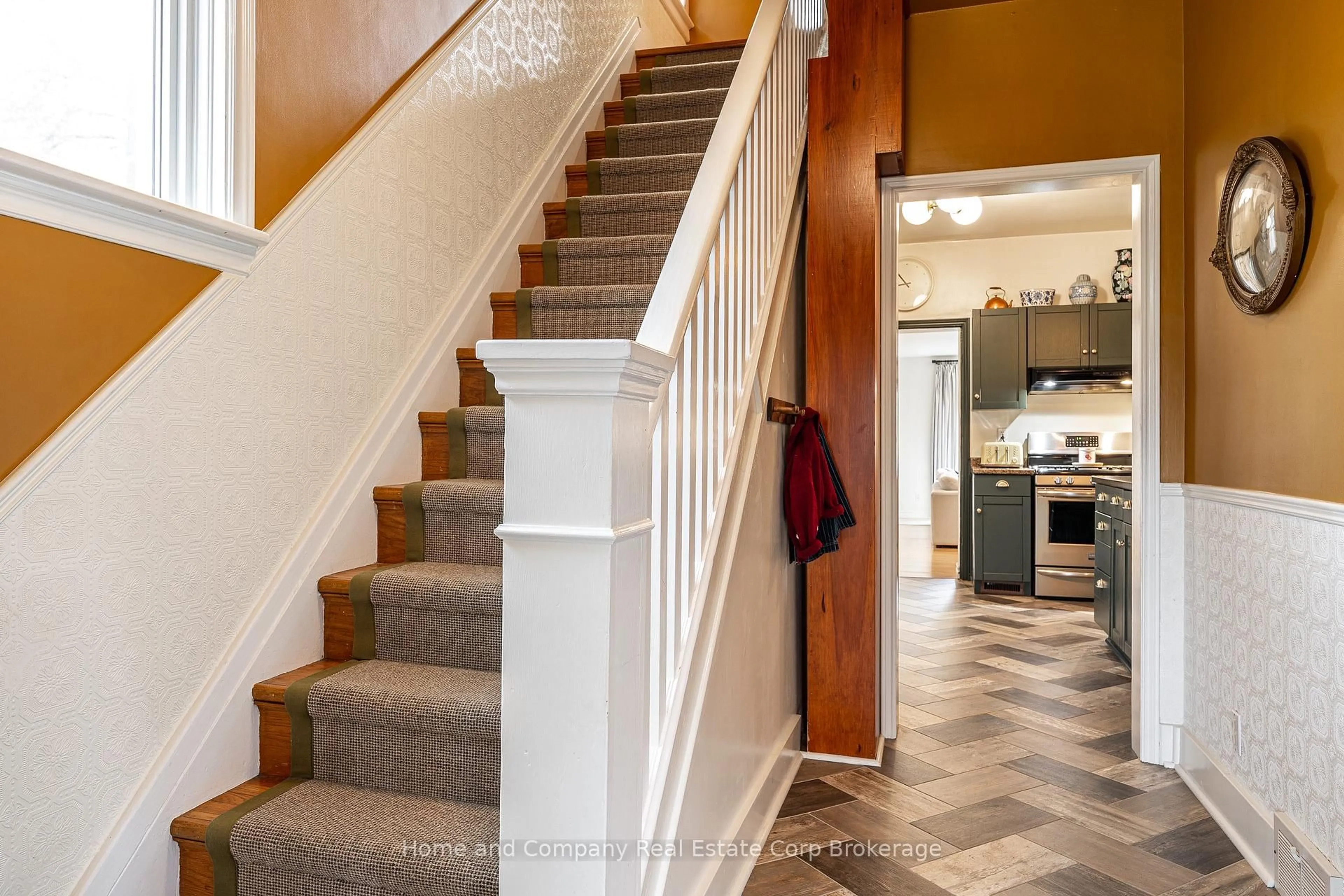 Unknown for 32 Cherry St, Stratford Ontario N5A 2E8