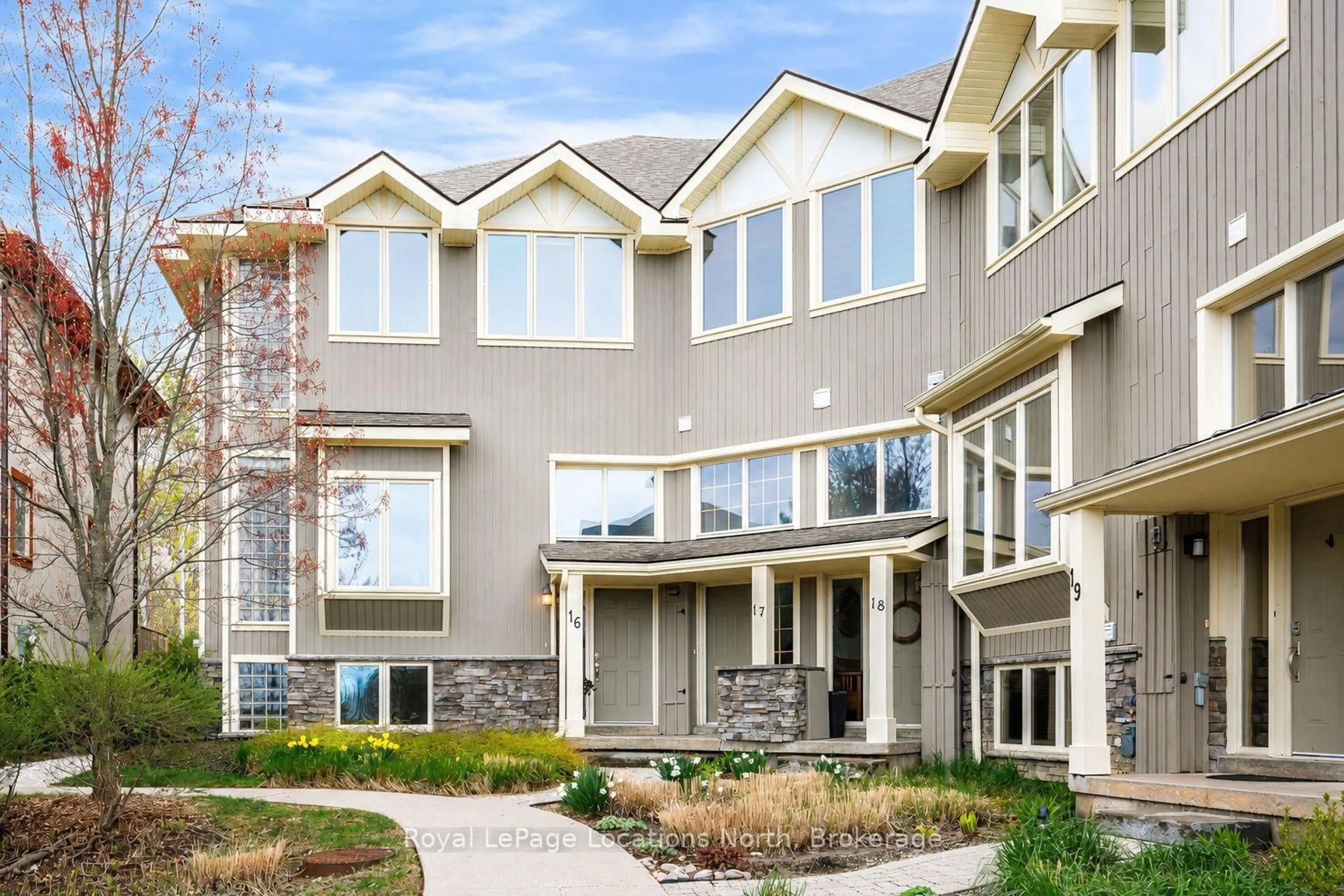 Home with vinyl exterior material, unknown for 224 Blueski George Cres #16, Blue Mountains Ontario L9Y 0V6