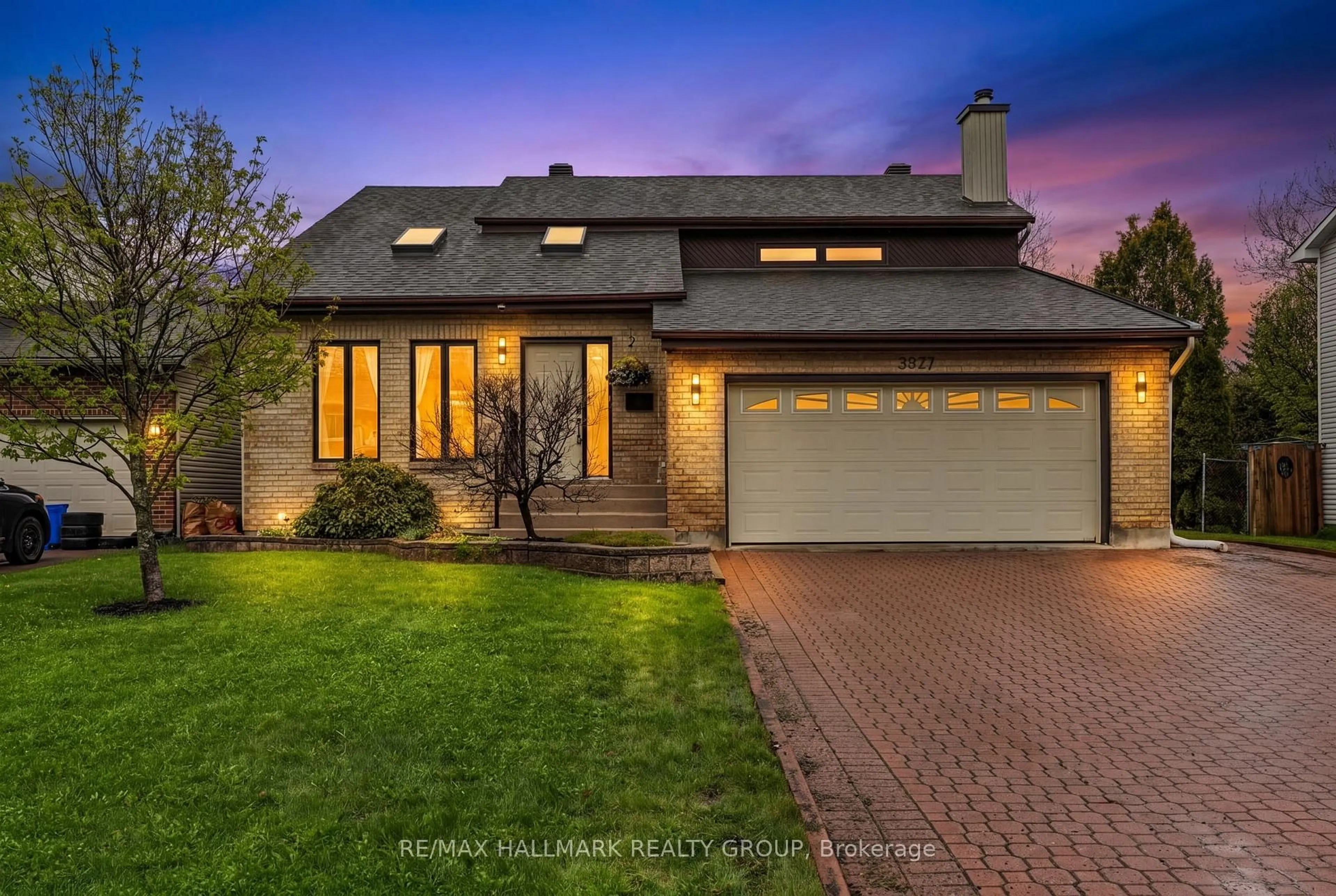 Home with brick exterior material, street for 3327 Descotes Circ, Clarence-Rockland Ontario K4K 1A7