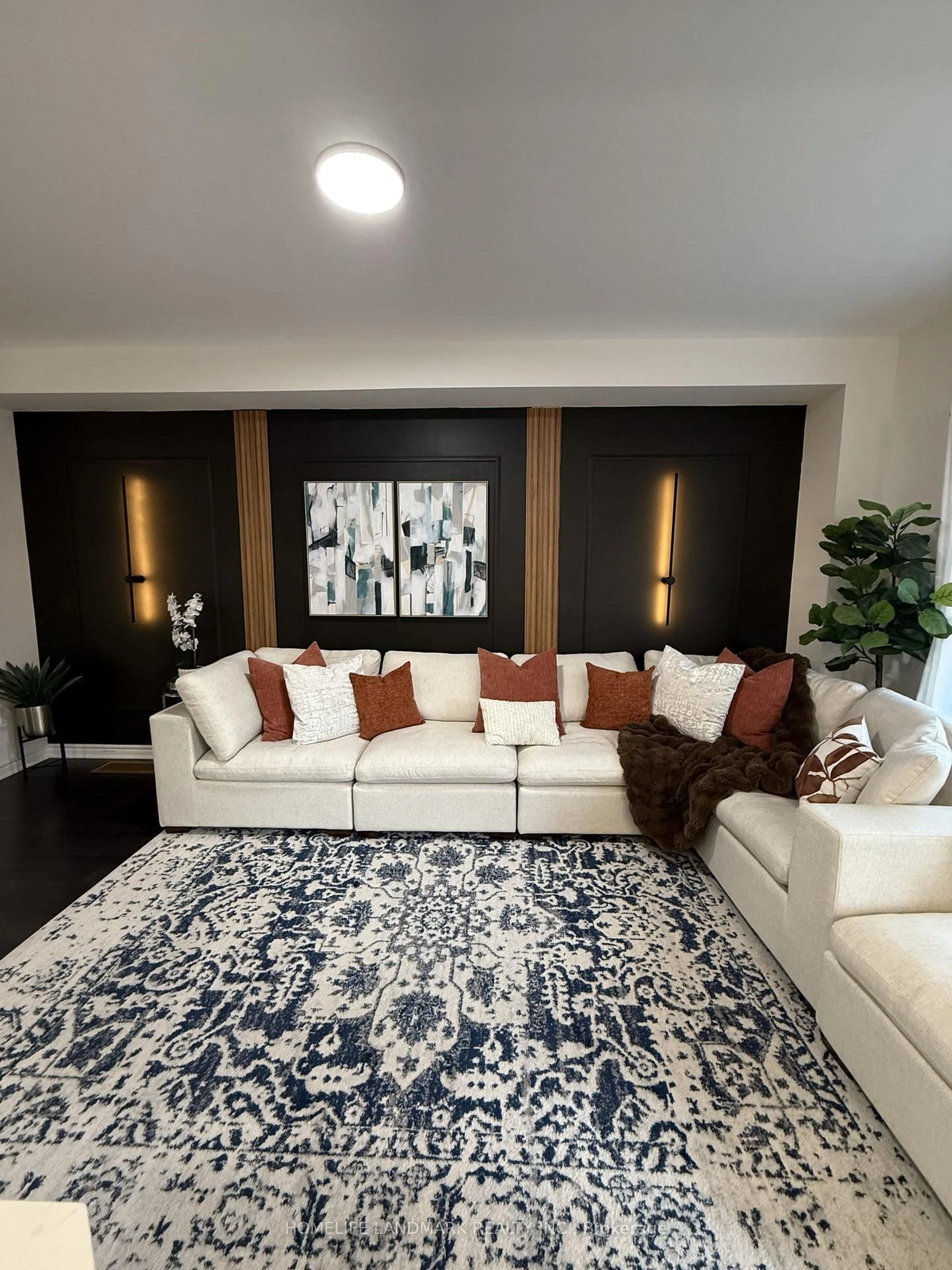 Living room with furniture, carpet floor for 305 GARNER Rd #117, Hamilton Ontario L9G 3K9