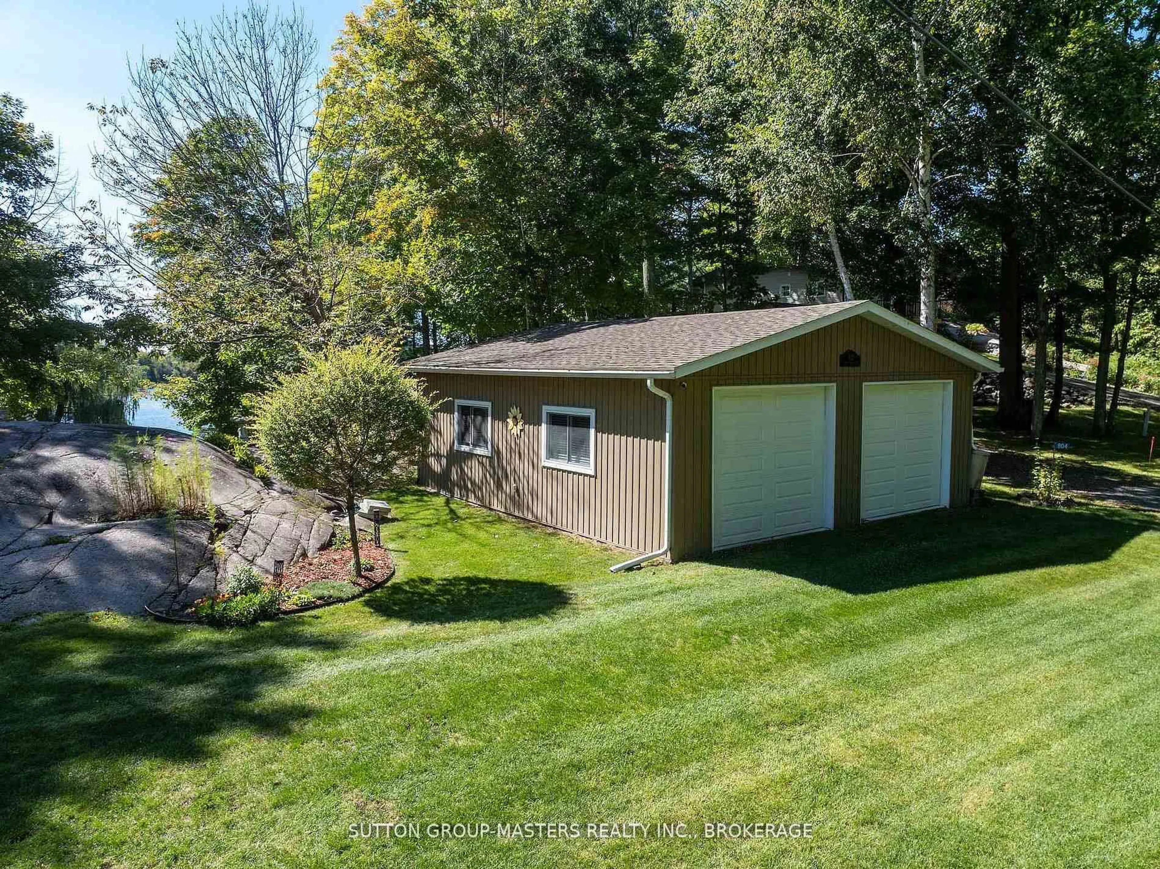 A pic from outside/outdoor area/front of a property/back of a property/a pic from drone, water/lake/river/ocean view for 802 Maple Rock Lane, Front of Leeds & Seeleys Bay Ontario K0E 1N0