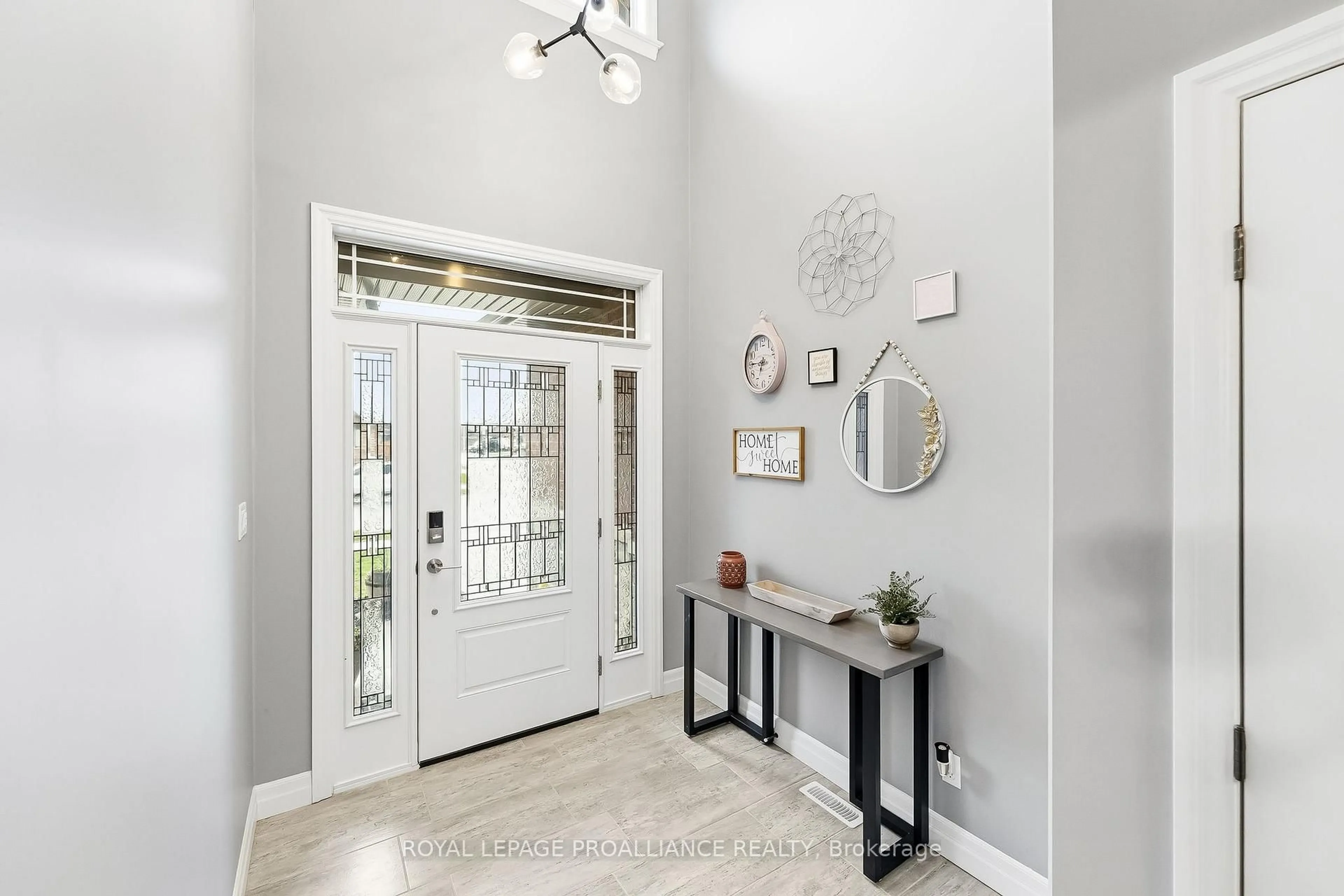 Indoor entryway for 82 Essex Dr, Belleville Ontario K8N 0J1