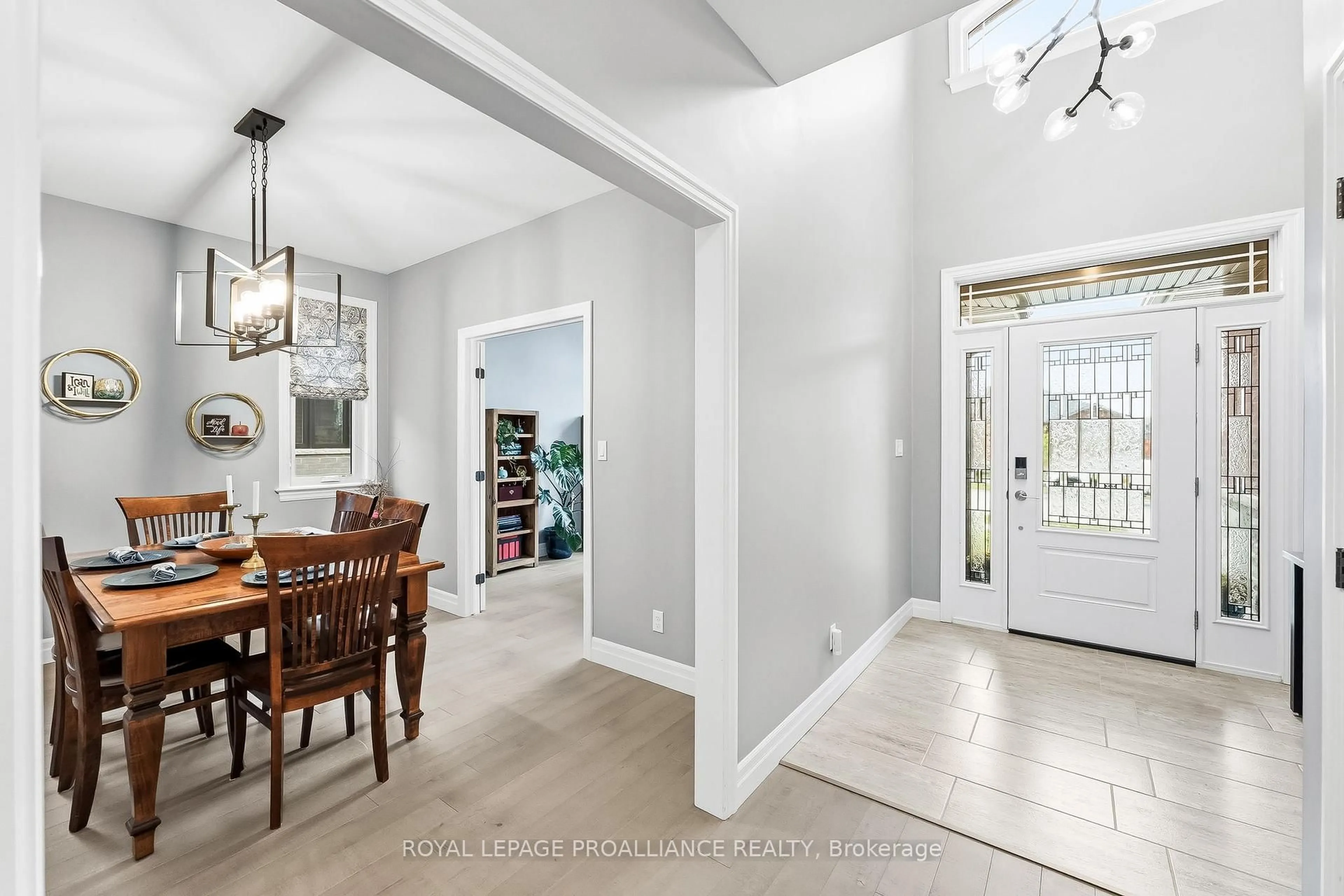 Indoor entryway for 82 Essex Dr, Belleville Ontario K8N 0J1