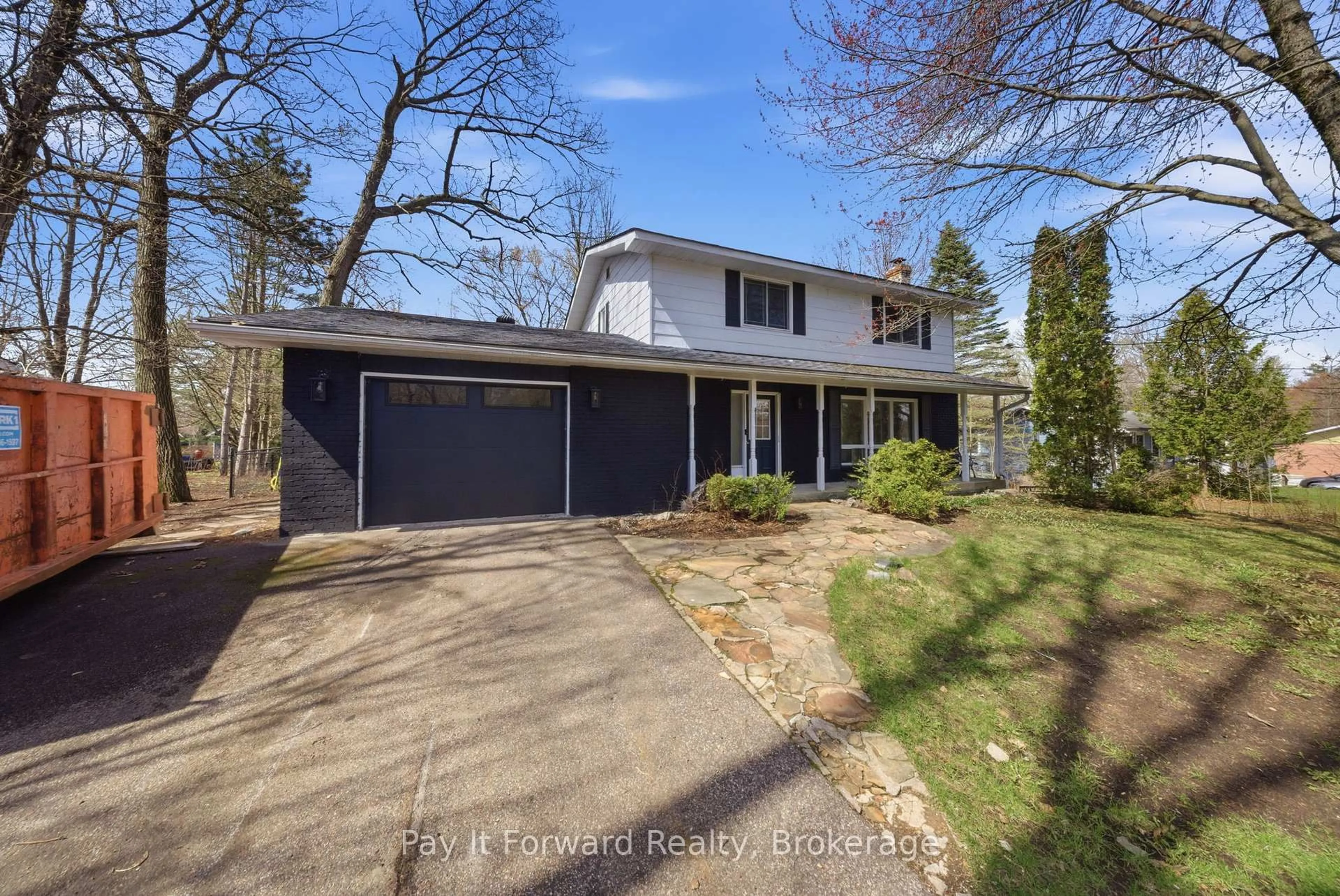 Unknown for 1025 Aberdeen St, Muskoka Lakes Ontario P0C 1A0