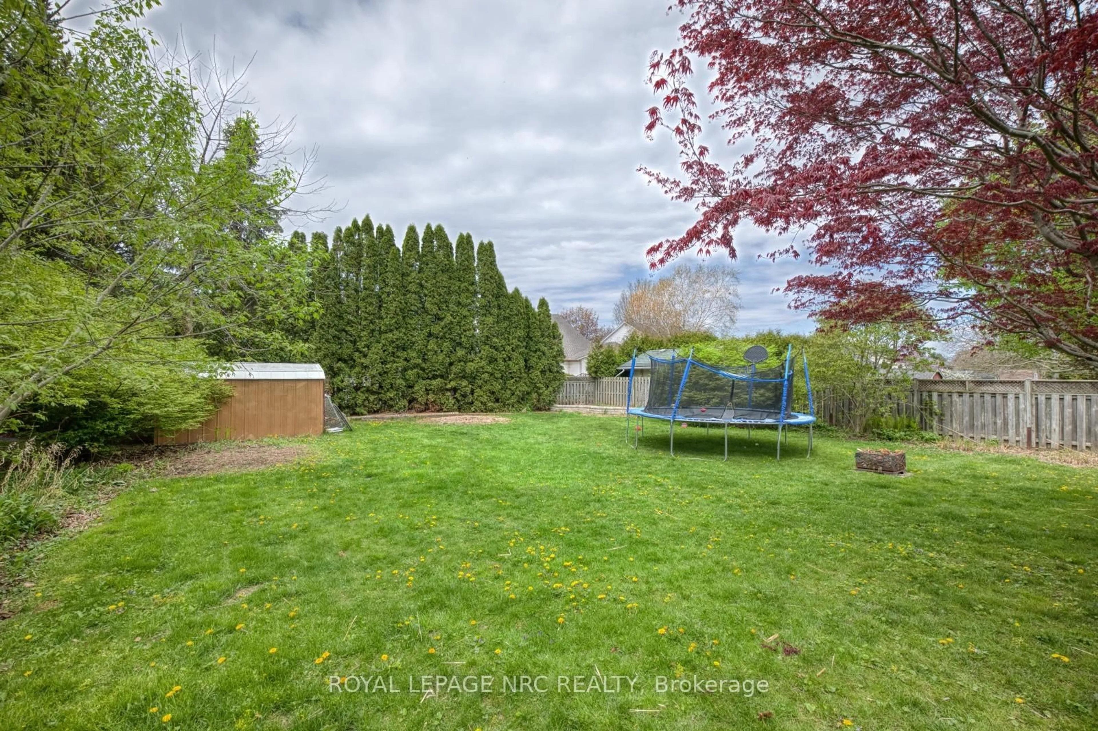Patio, forest/trees view for 51 Henry St, Niagara-on-the-Lake Ontario L0S 1T0