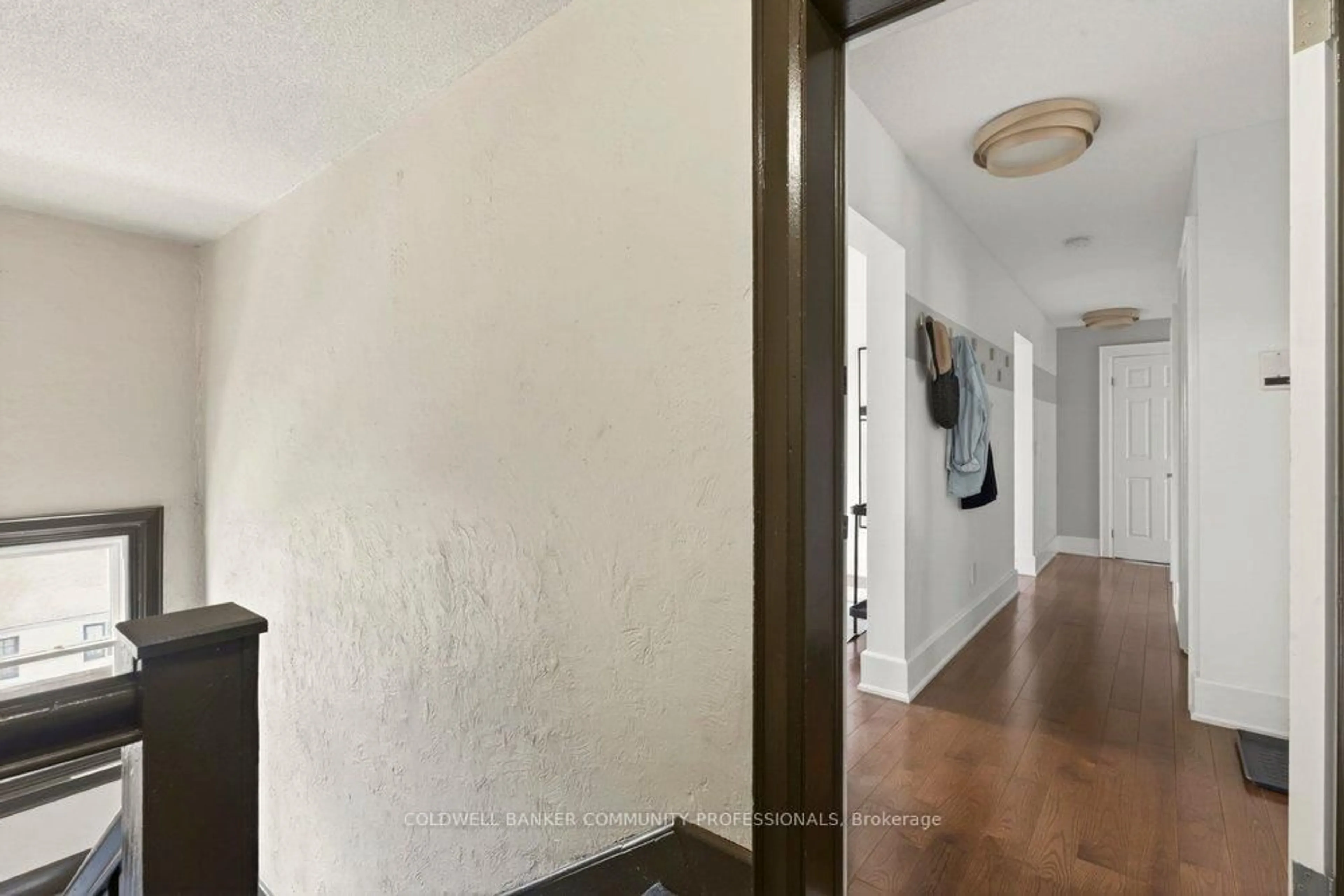 Indoor entryway for 21 Mountwood Ave #7, Hamilton Ontario L8N 2G8