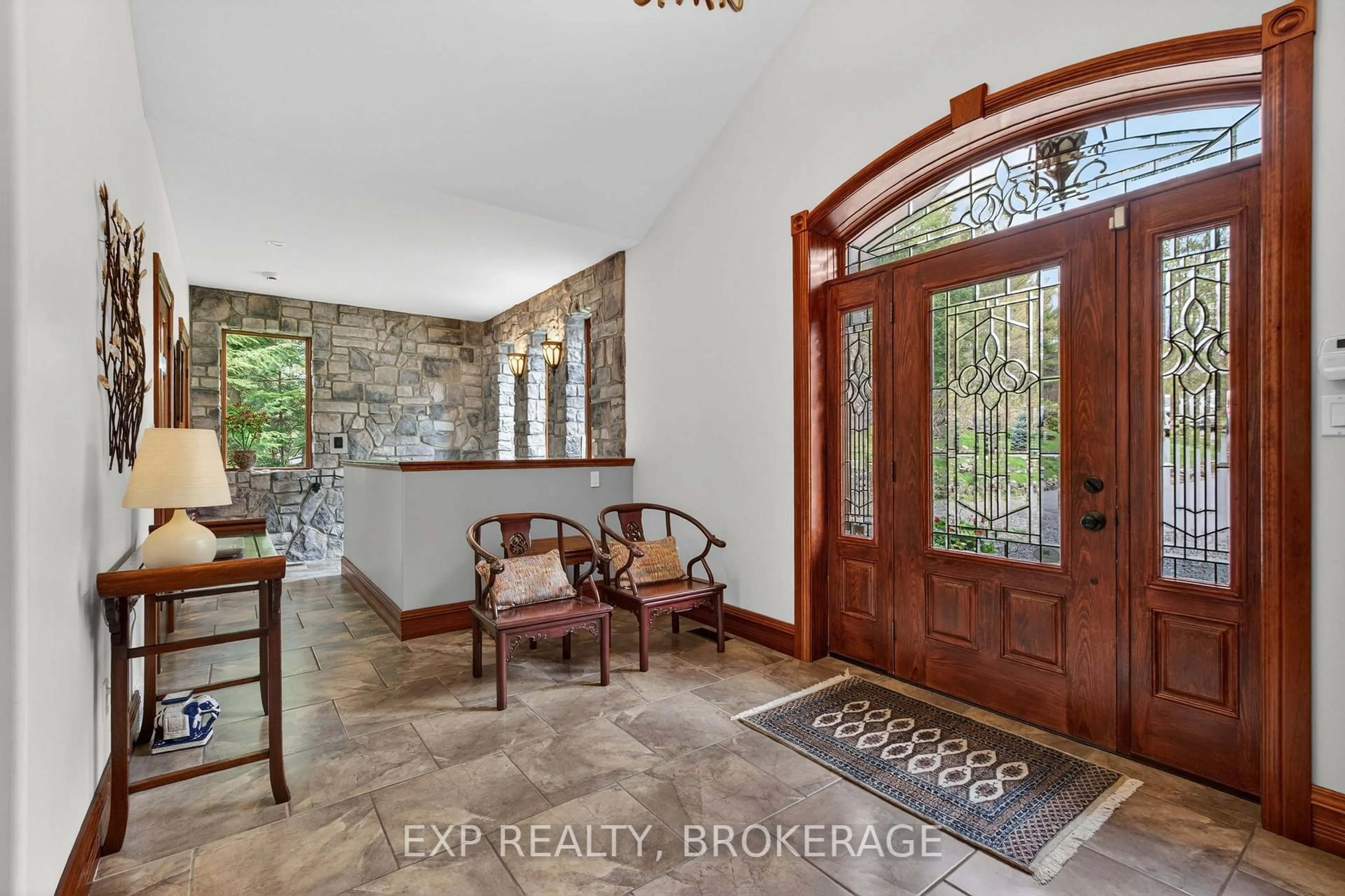Indoor entryway for 6170 HIGHWAY 15, Seeley's Bay Ontario K0H 2N0
