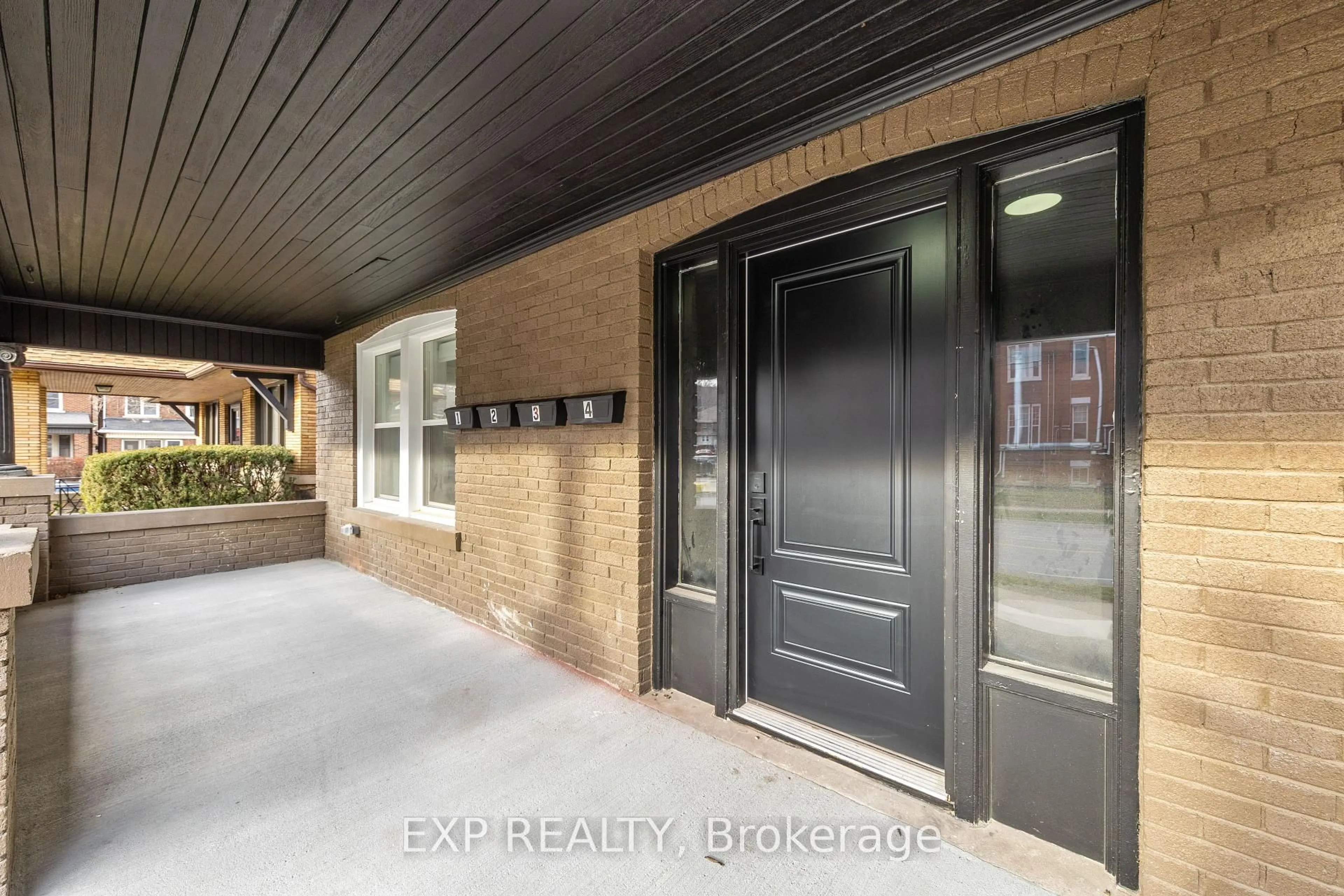 Indoor entryway for 5 Maplewood Ave, Hamilton Ontario L8M 1W3