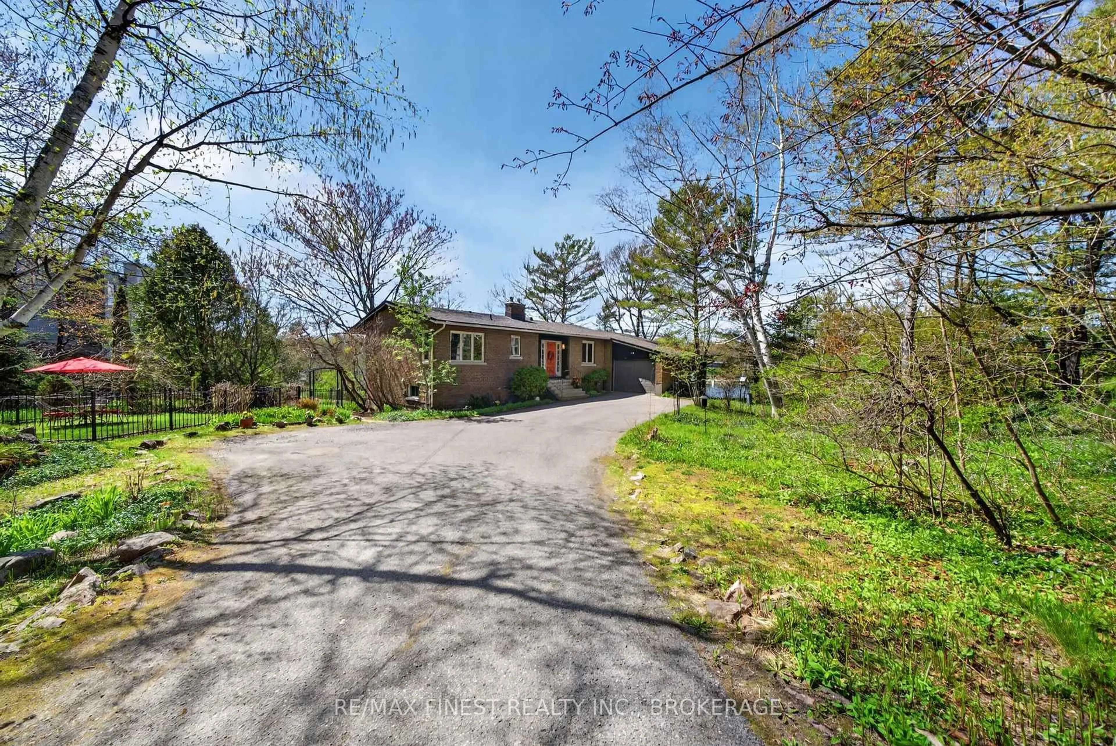 A pic from outside/outdoor area/front of a property/back of a property/a pic from drone, street for 10 Warbler Lane, Kingston Ontario K7K 5E2