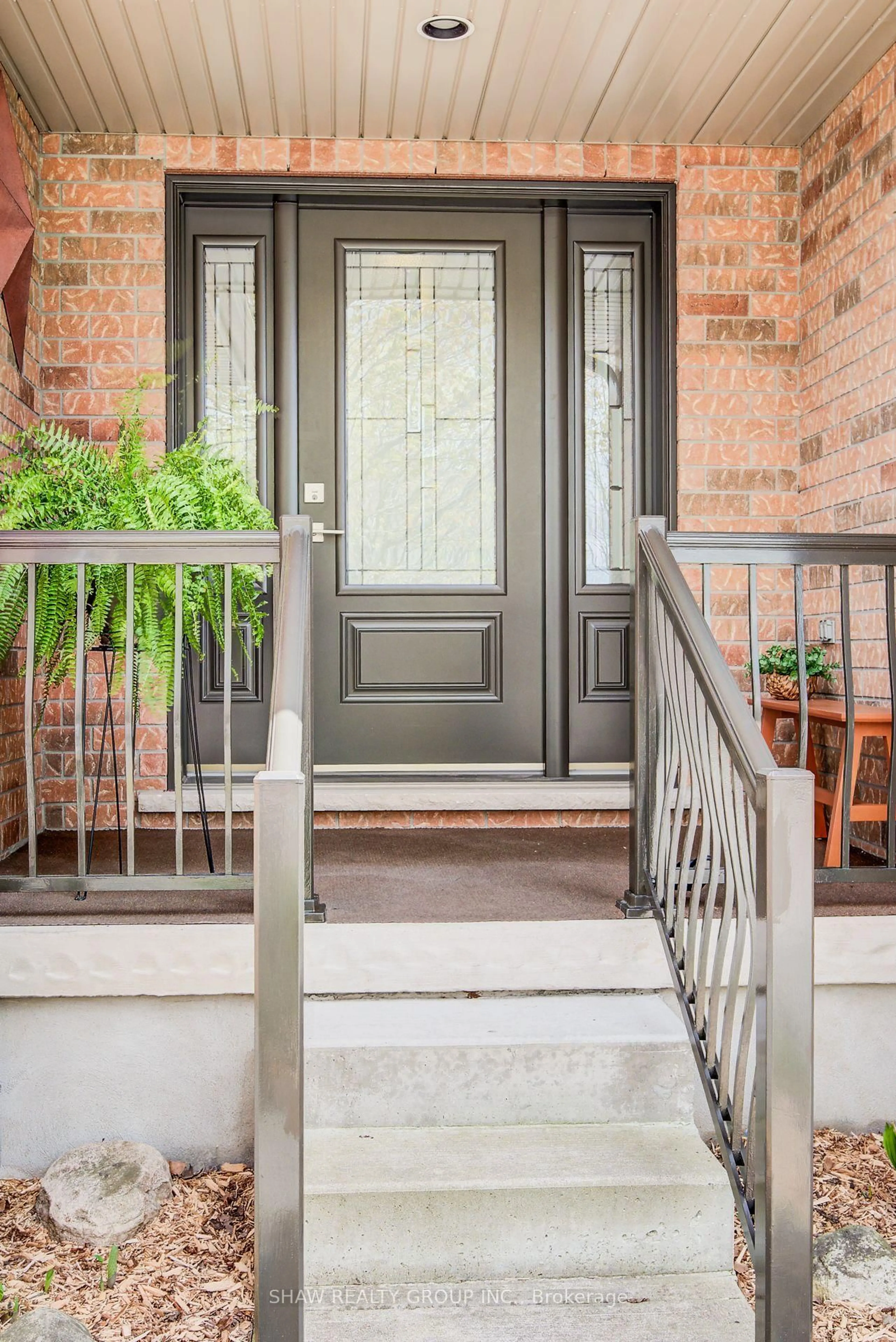 Indoor entryway for 28 Walker Way, Guelph Ontario N1L 1T7