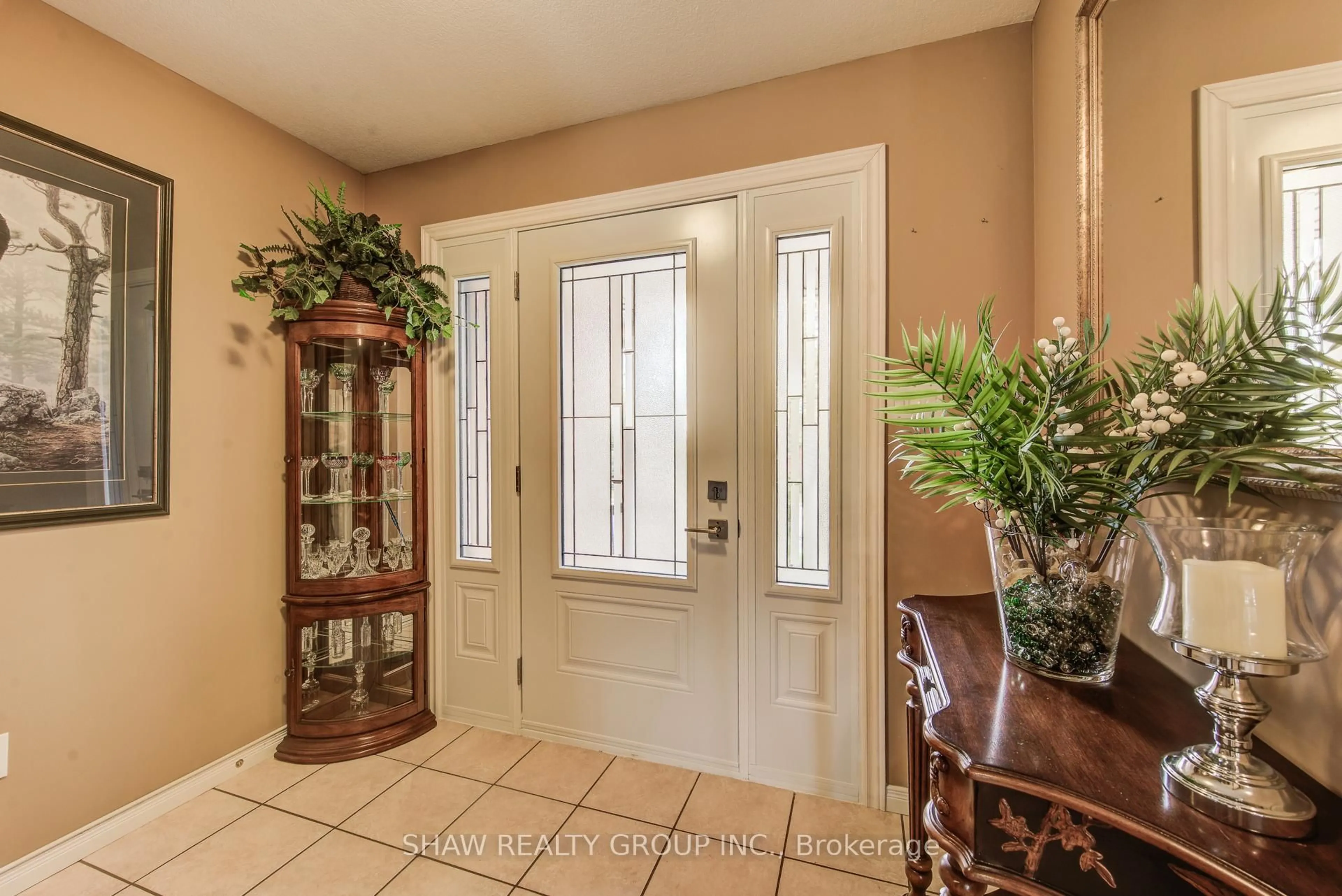 Indoor entryway for 28 Walker Way, Guelph Ontario N1L 1T7