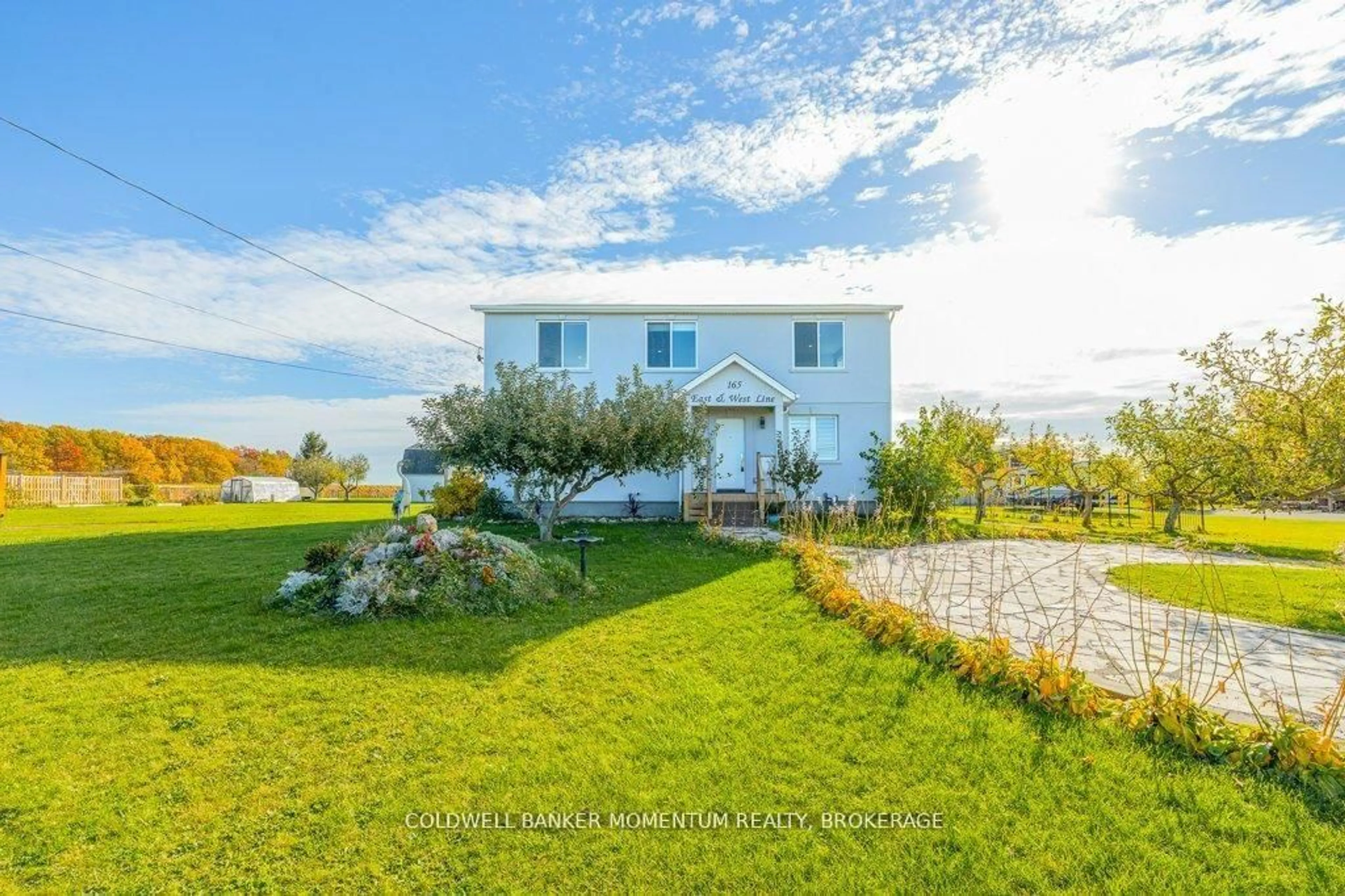 A pic from outside/outdoor area/front of a property/back of a property/a pic from drone, water/lake/river/ocean view for 165 East West Line, Niagara-on-the-Lake Ontario L0S 1J0