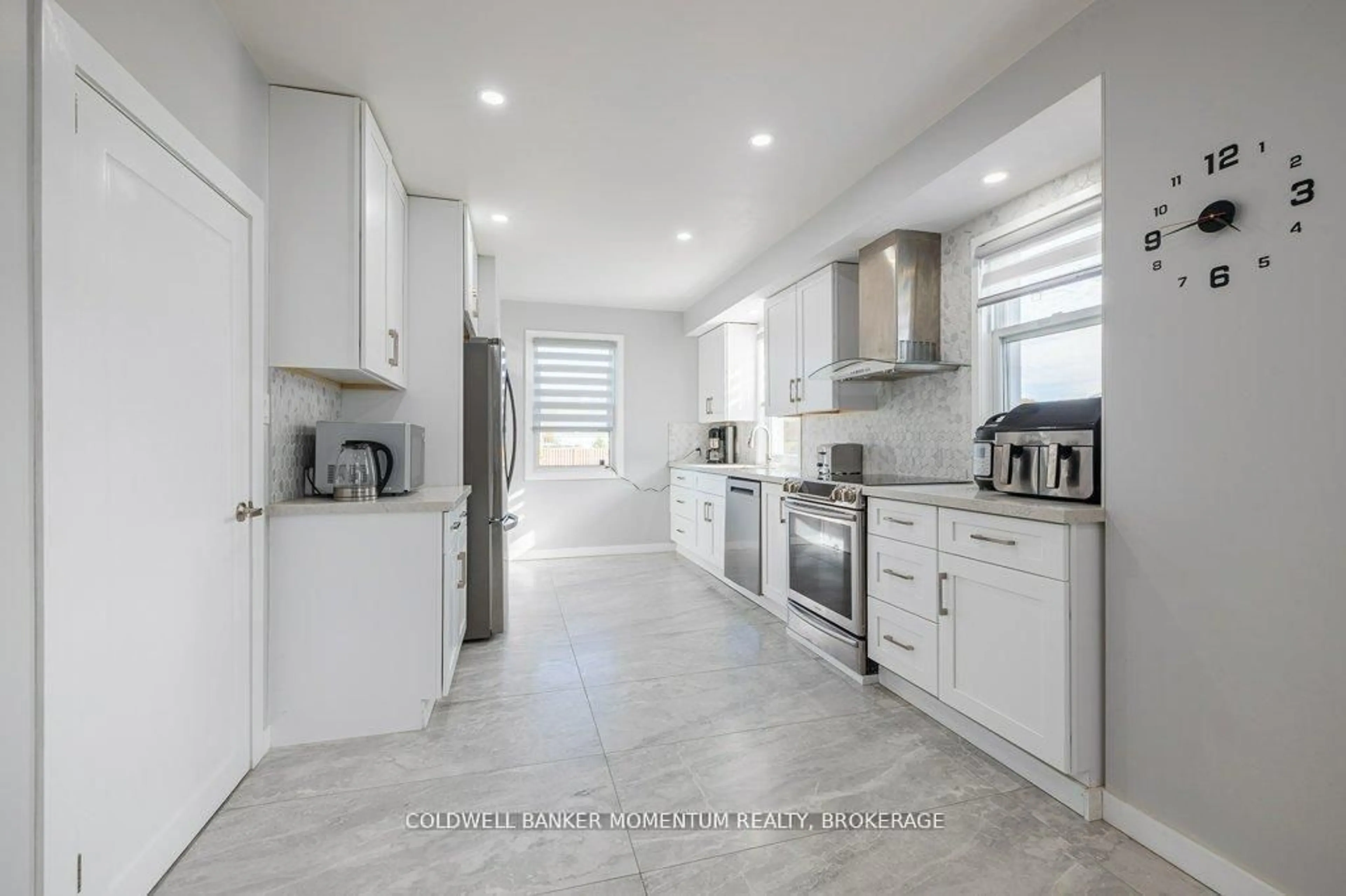 Open concept kitchen, ceramic/tile floor for 165 East West Line, Niagara-on-the-Lake Ontario L0S 1J0