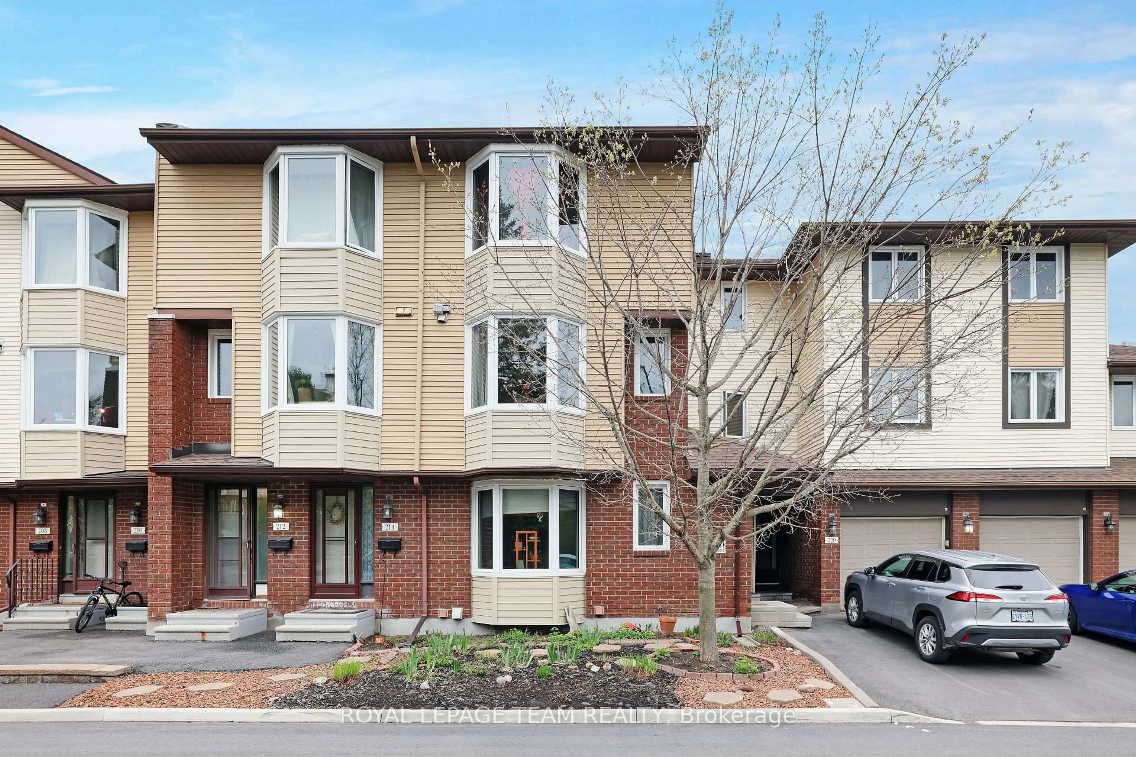 Home with brick exterior material, street for 216 Steenbakkers Private, Ottawa Ontario K1T 3E2