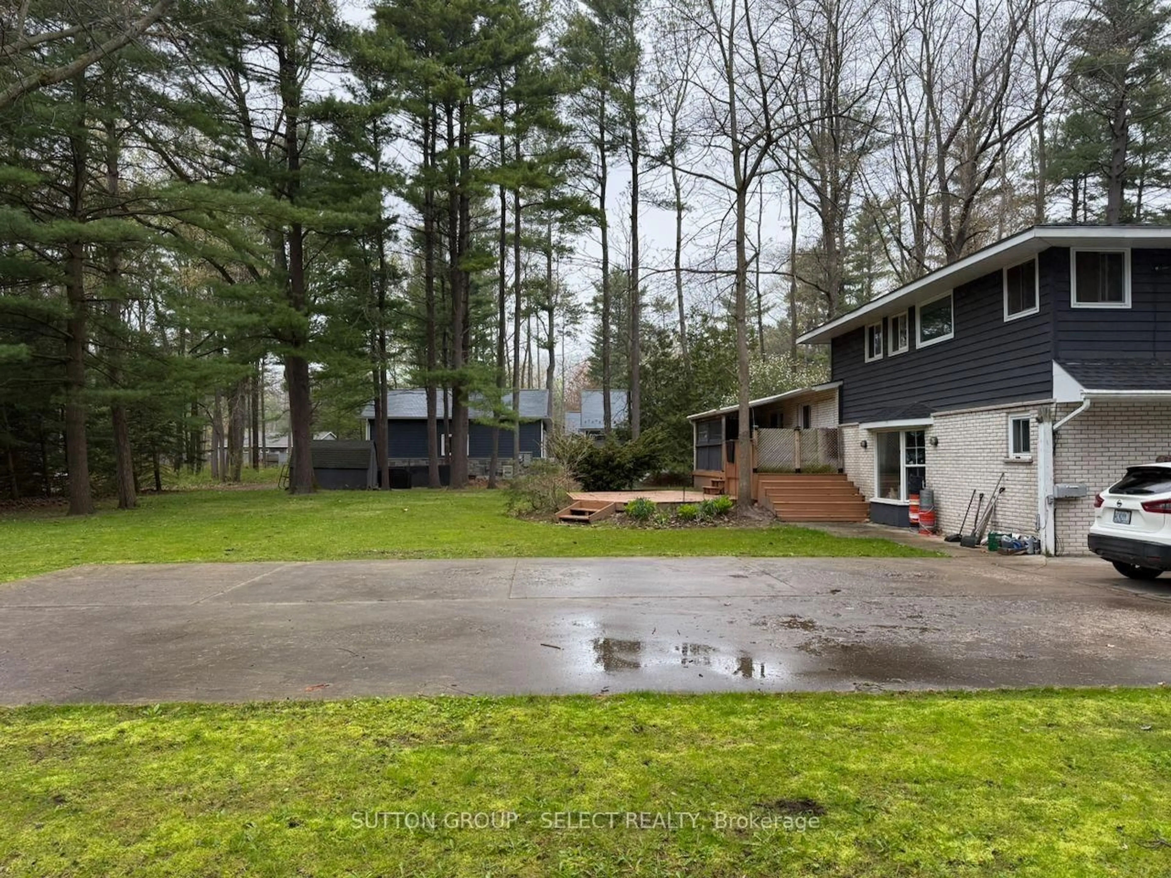 A pic from outside/outdoor area/front of a property/back of a property/a pic from drone, unknown for 10103 Jane St, Lambton Shores Ontario N0M 1T0