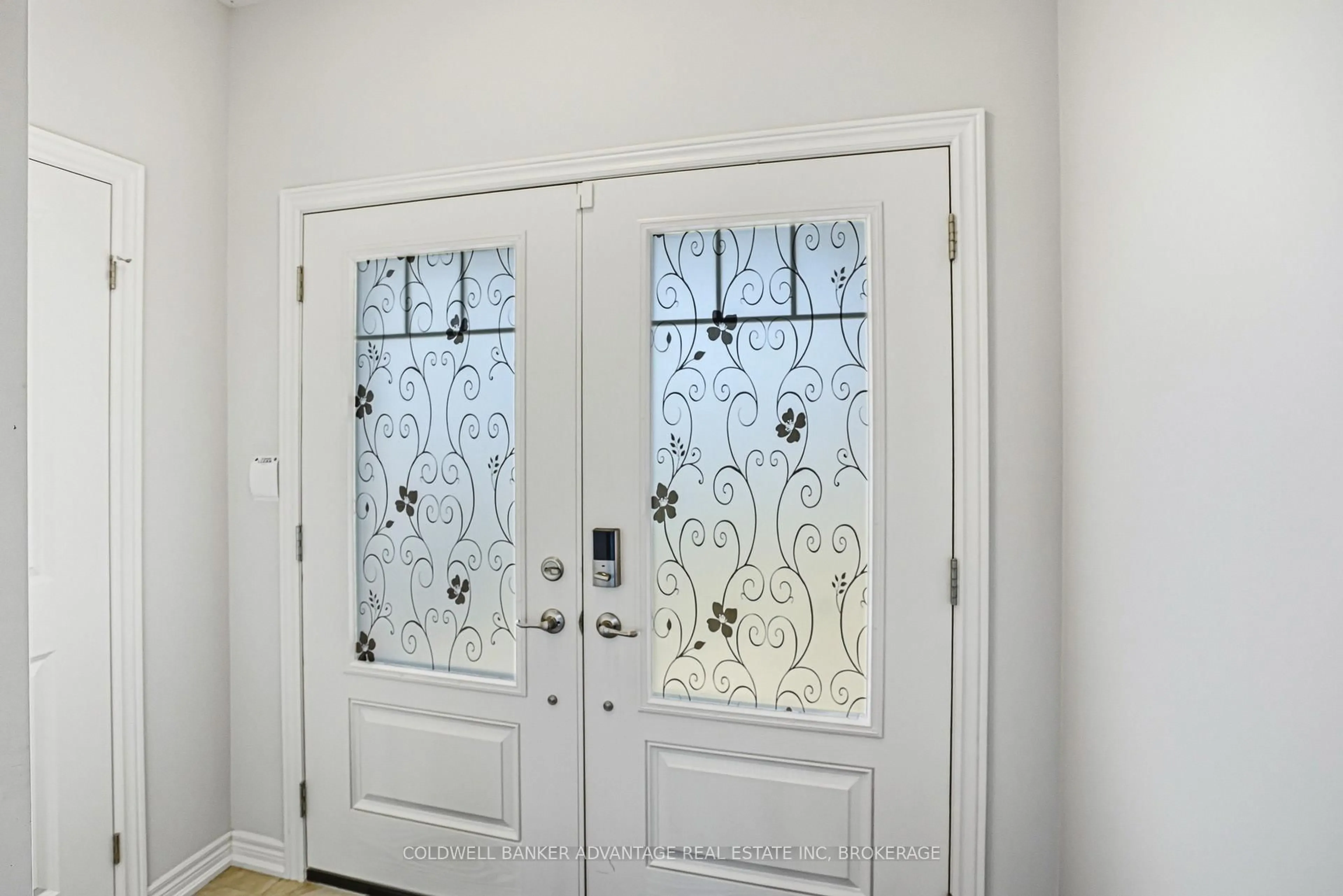 Indoor entryway for 3645 Allen Tr, Fort Erie Ontario L0S 1N0