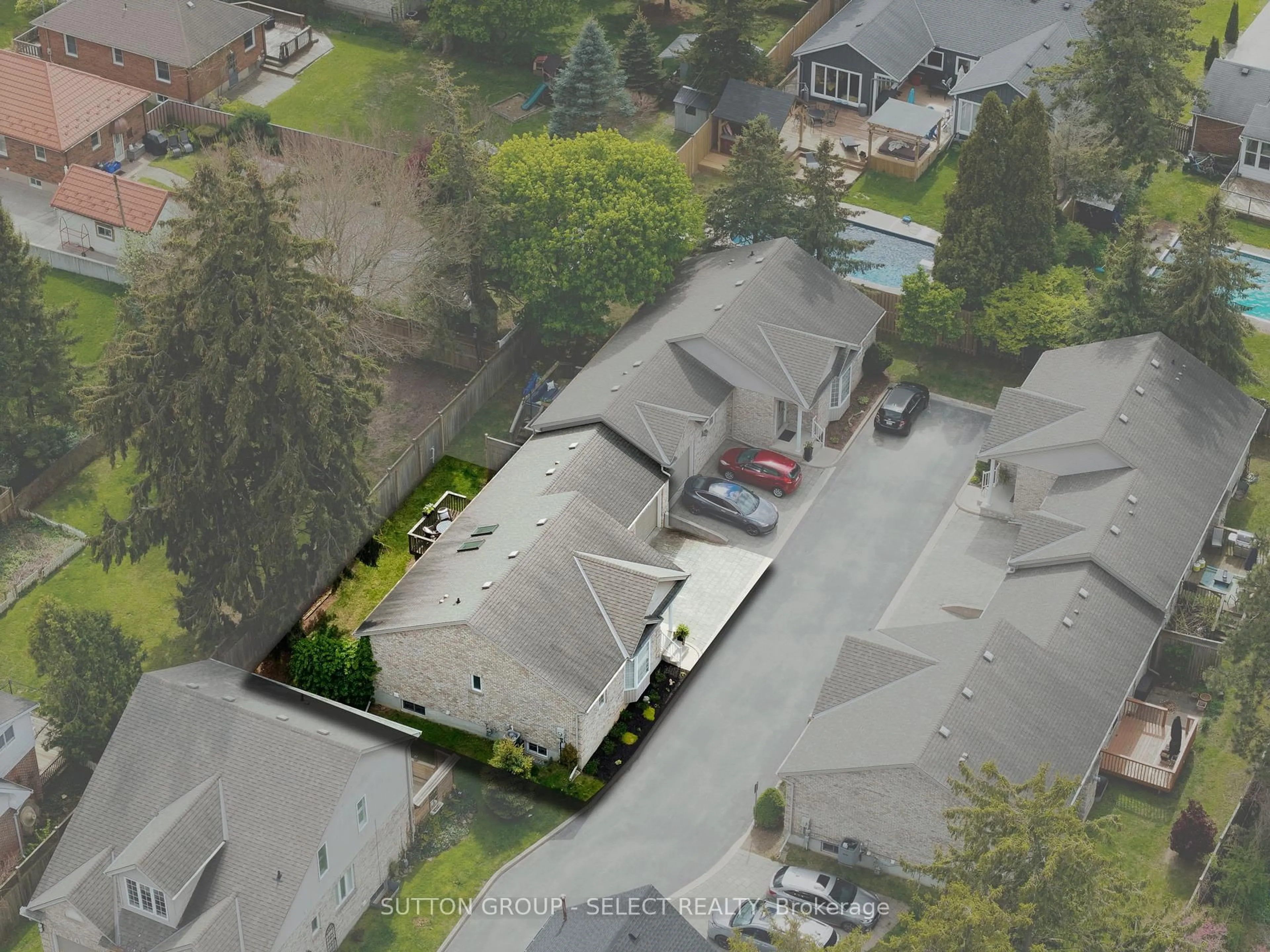 A pic from outside/outdoor area/front of a property/back of a property/a pic from drone, street for 339 Boler Rd #2, London South Ontario N6K 2K4