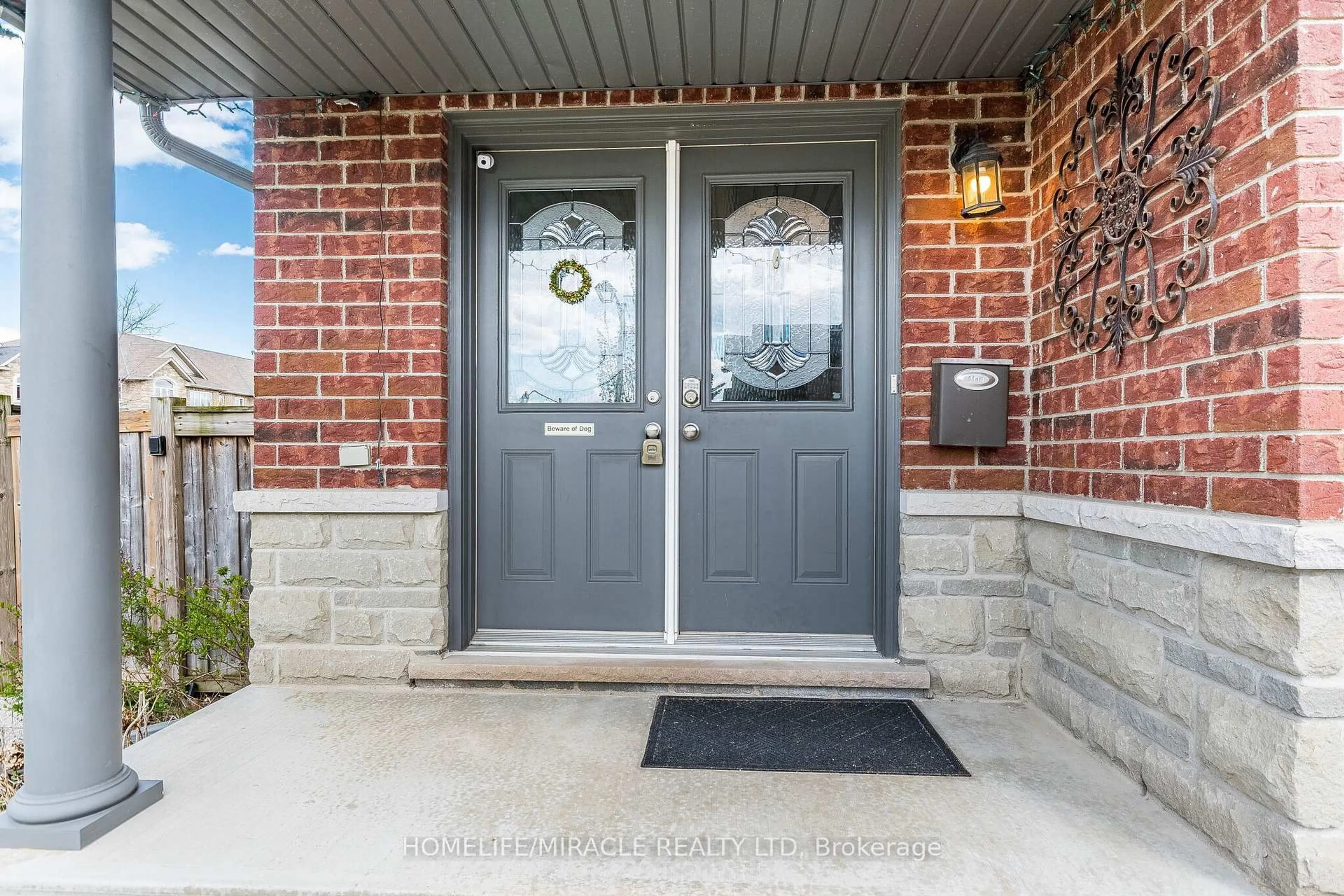 Indoor entryway for 222 Pelech Cres, Hamilton Ontario L0R 1P0