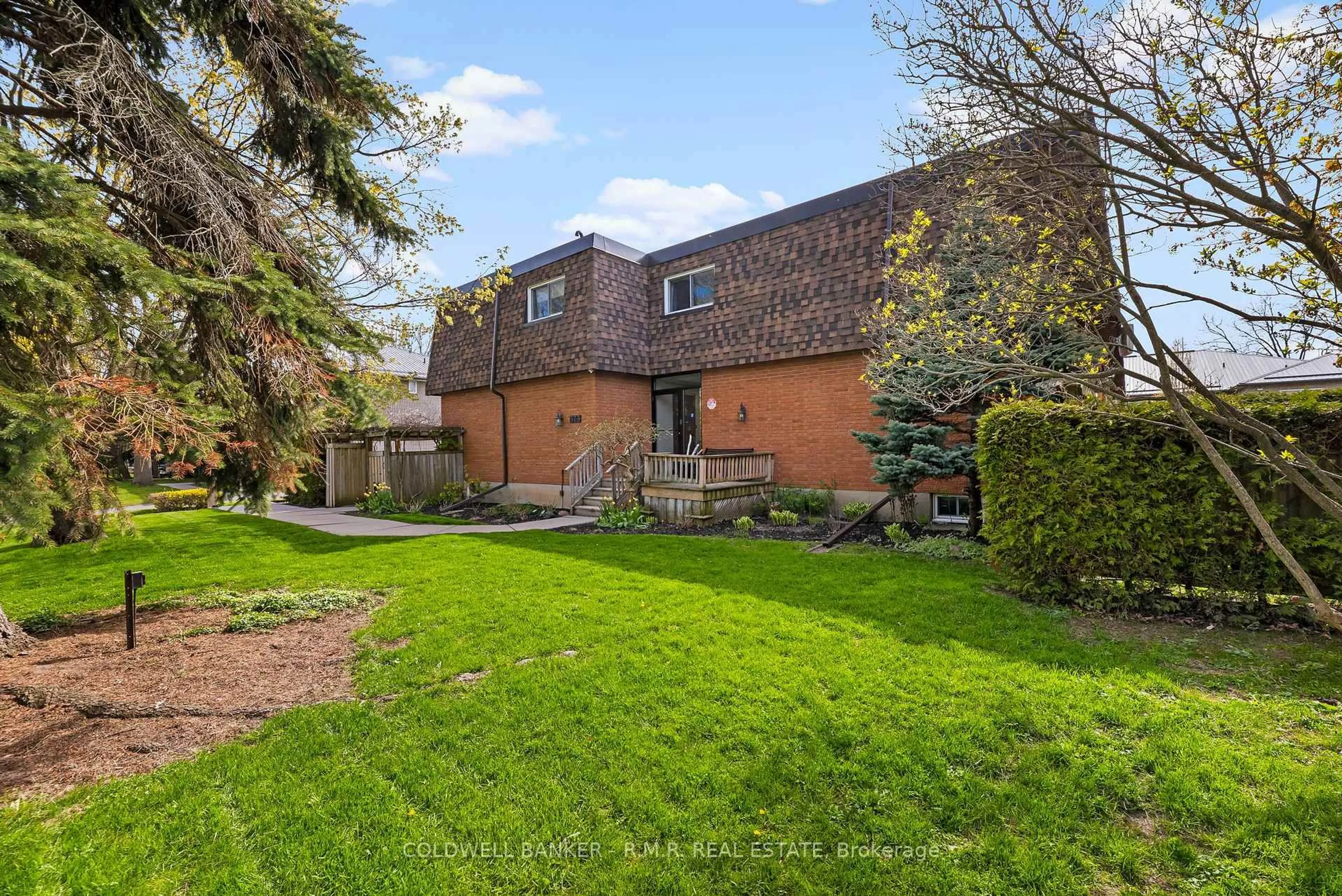 A pic from outside/outdoor area/front of a property/back of a property/a pic from drone, street for 373 D'arcy St #5, Cobourg Ontario K9A 4A6