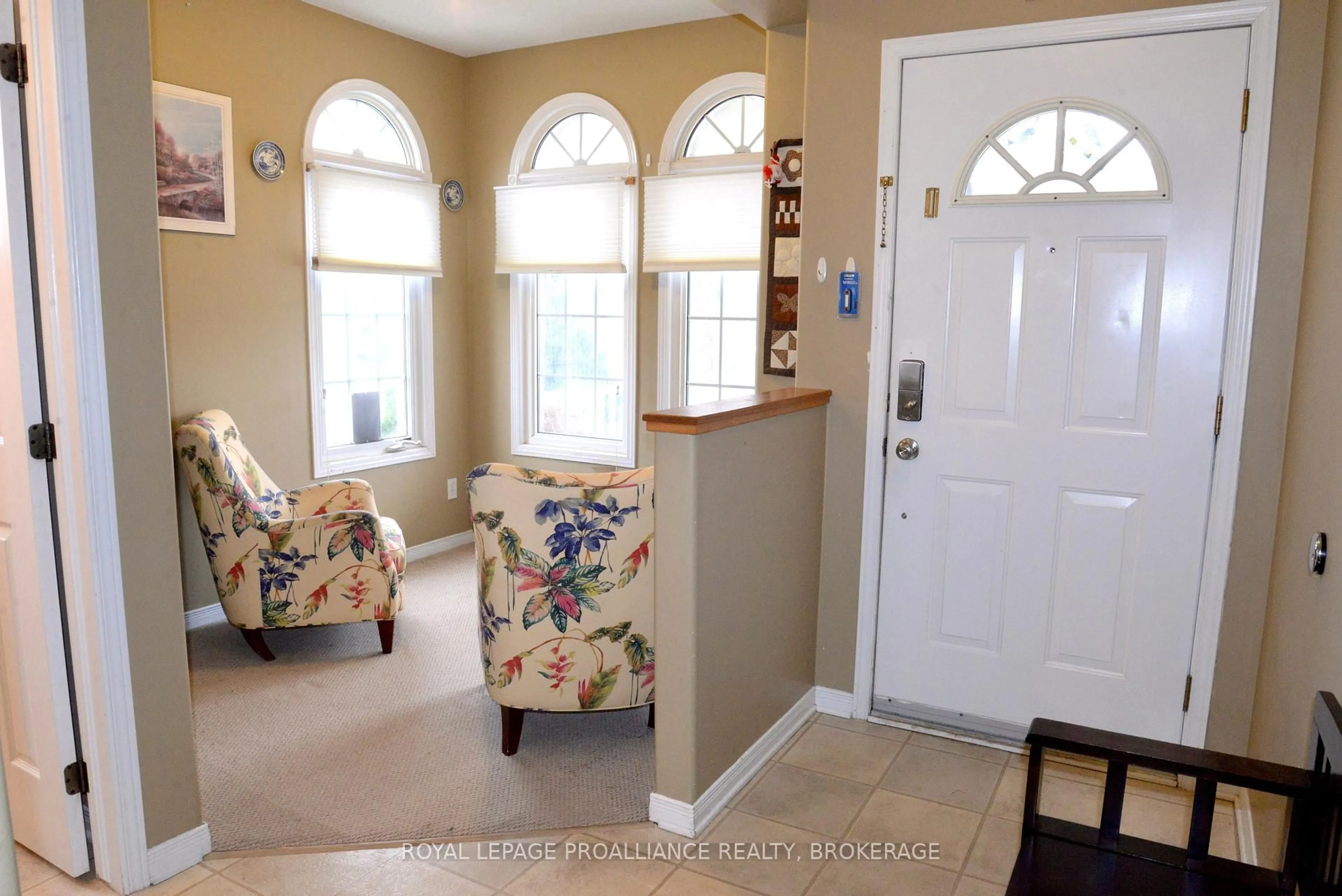 Indoor entryway for 1031 Rainbow Cres, Kingston Ontario K7K 7J4