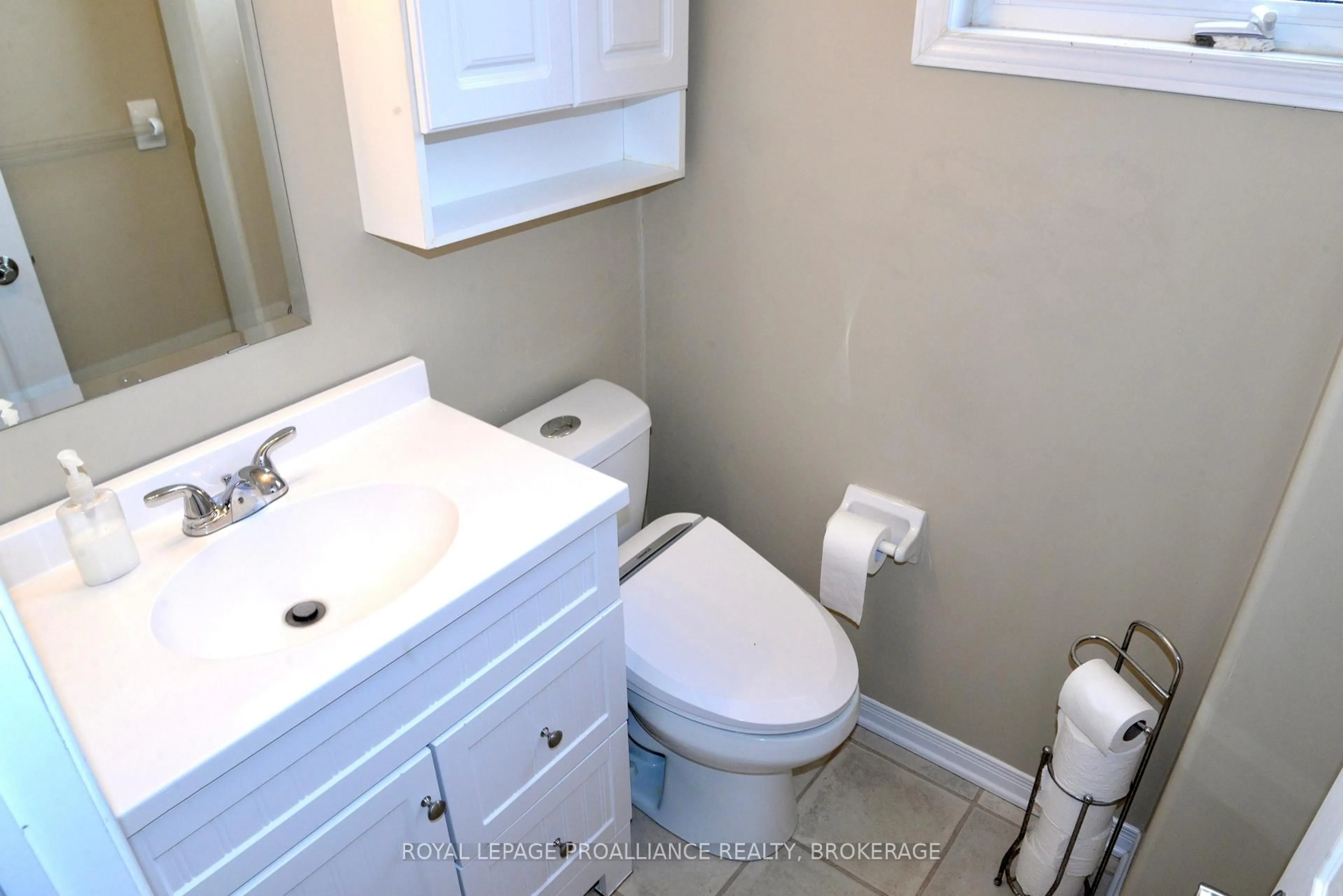 Standard bathroom, ceramic/tile floor for 1031 Rainbow Cres, Kingston Ontario K7K 7J4