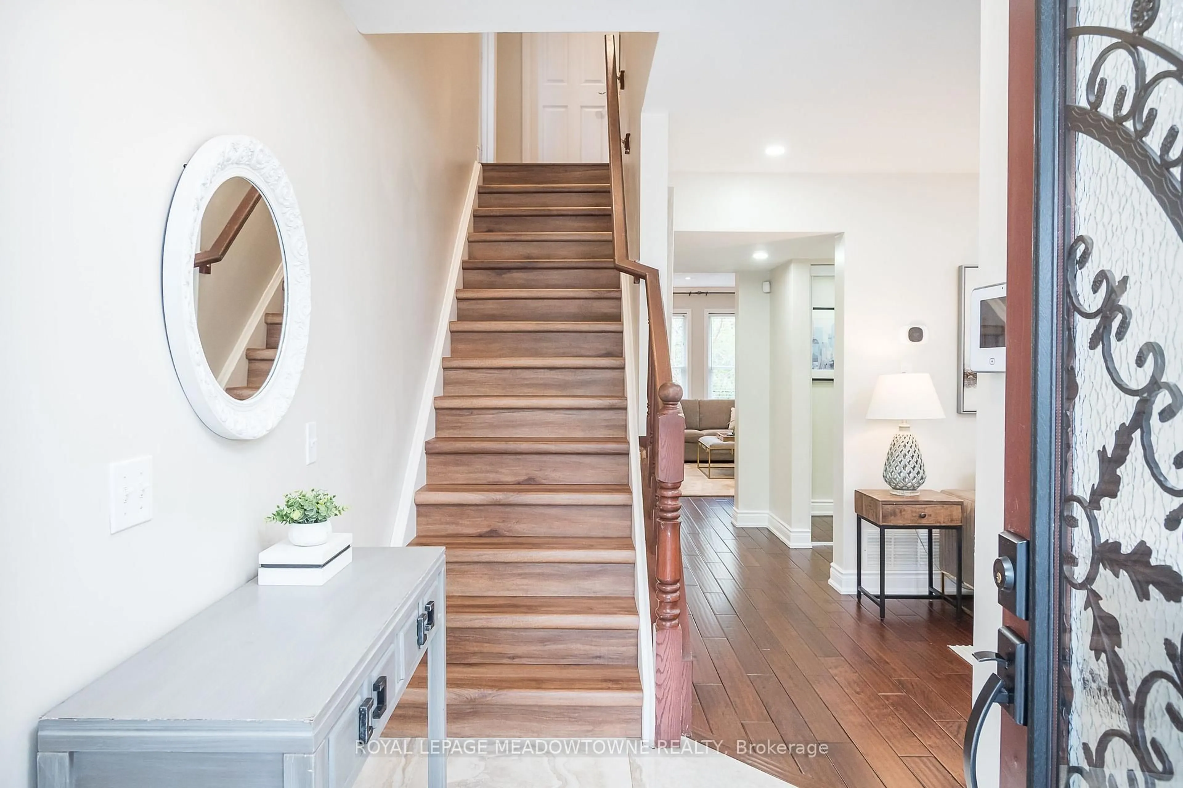 Indoor entryway for 23 Baggs Cres, Cambridge Ontario N1T 2E9