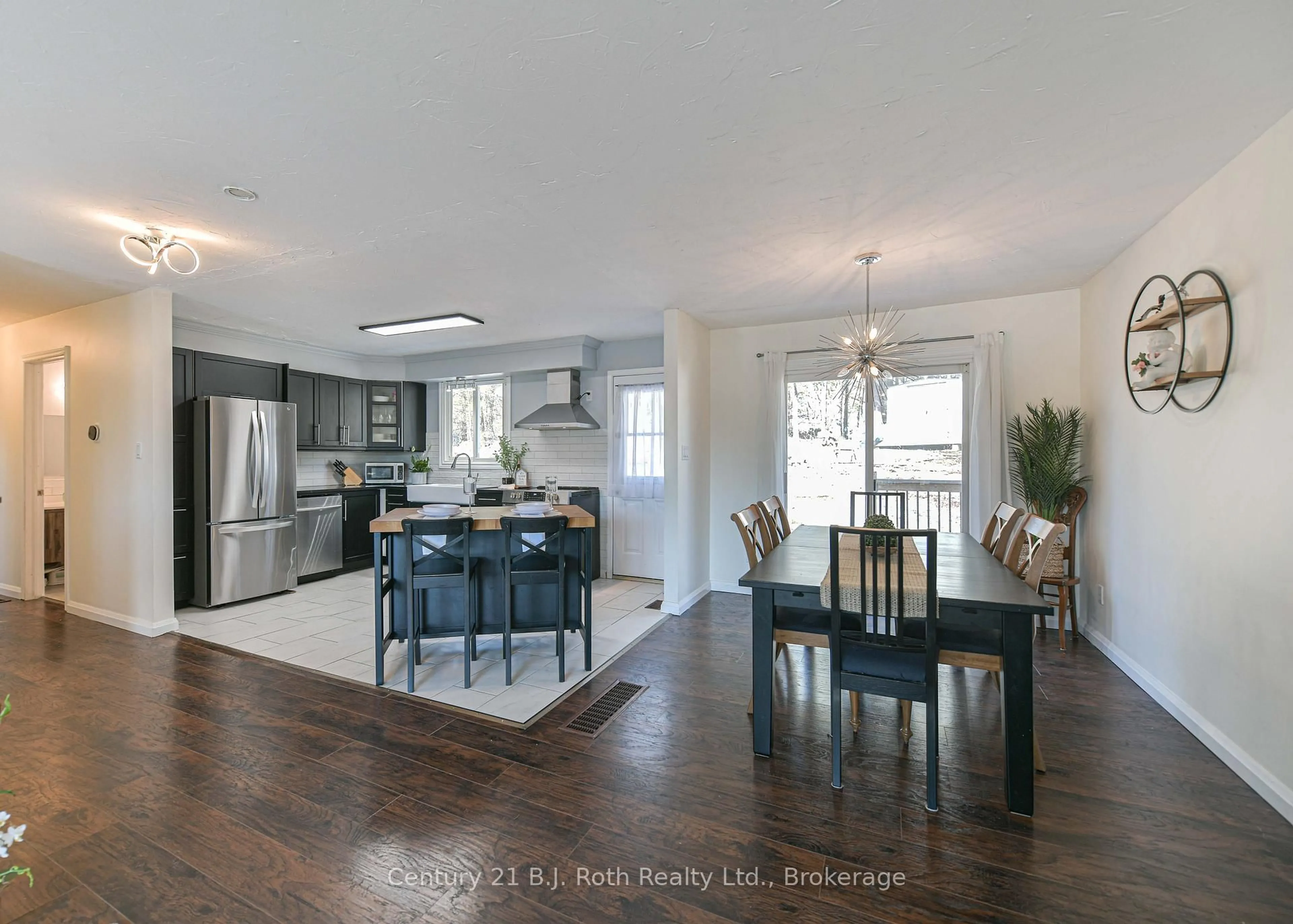 Open concept kitchen, unknown for 620 Pinedale Rd, Gravenhurst Ontario P1P 1L5