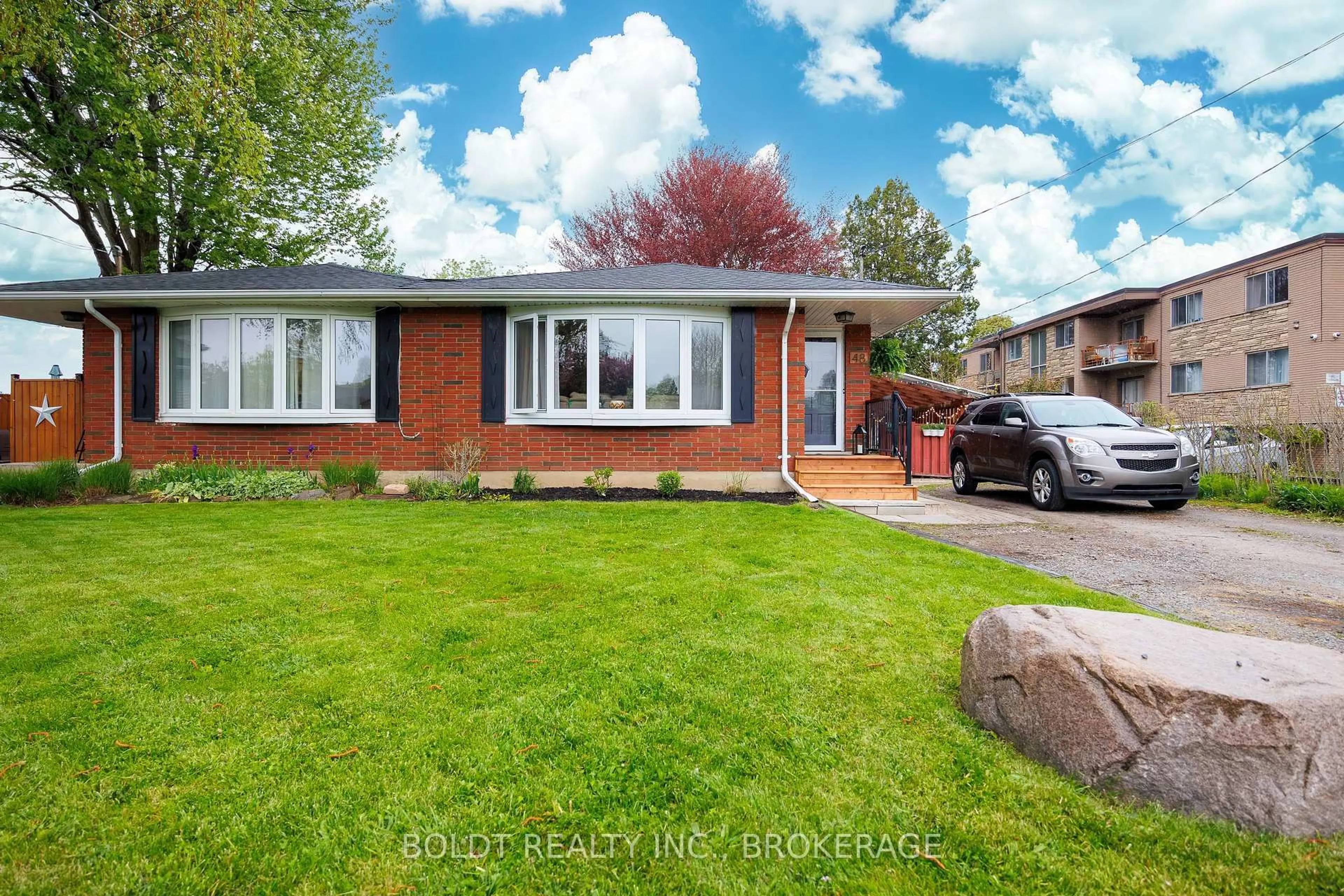 Home with brick exterior material, street for 48 Nello St, St. Catharines Ontario L2N 1G7